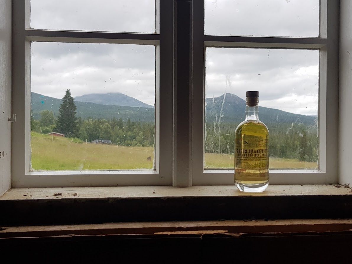 Gjefsjø Akevitten og Fjellene