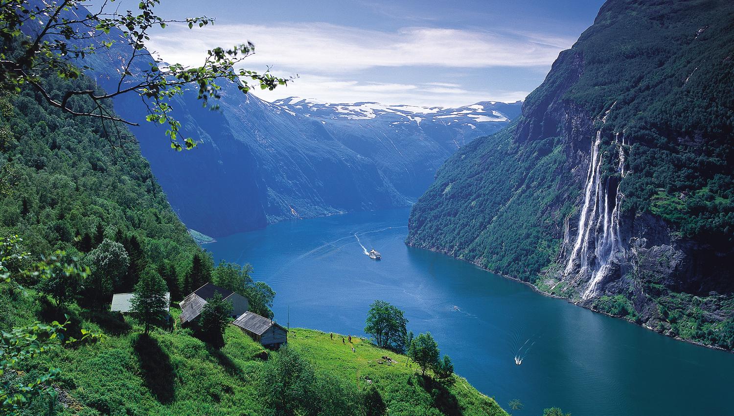 Utsikt fra Skageflå i Geirangerfjorden