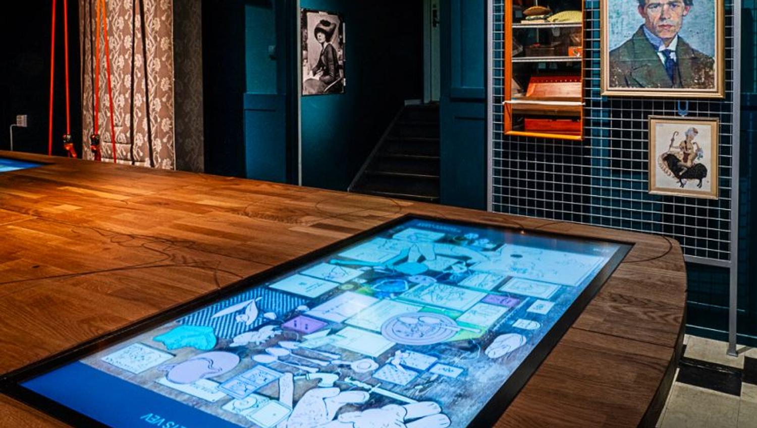 Interaktiv skjerm og utstilling inne på Perspektivet Museum.