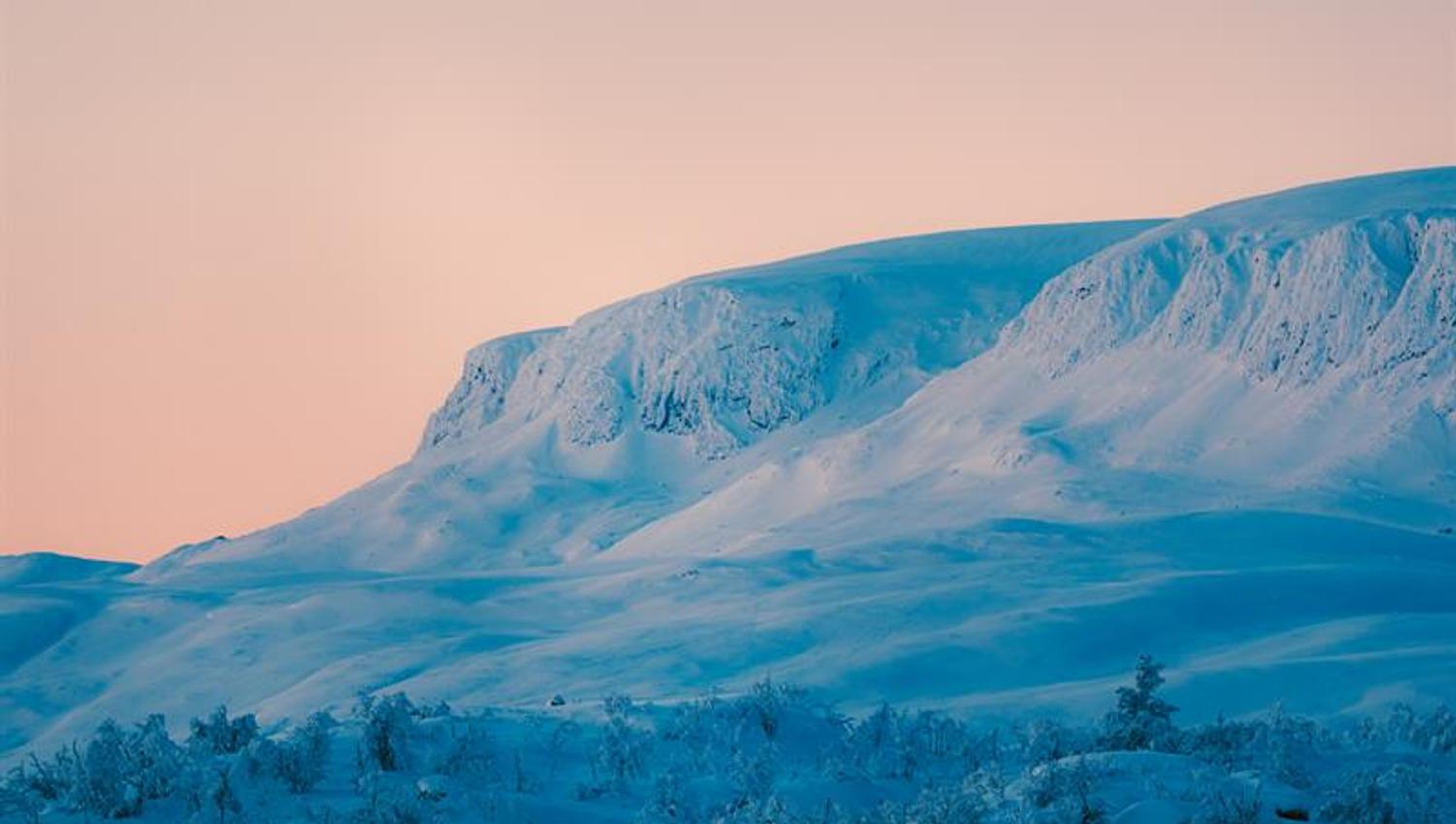 Prestholtskarvet covered in snow