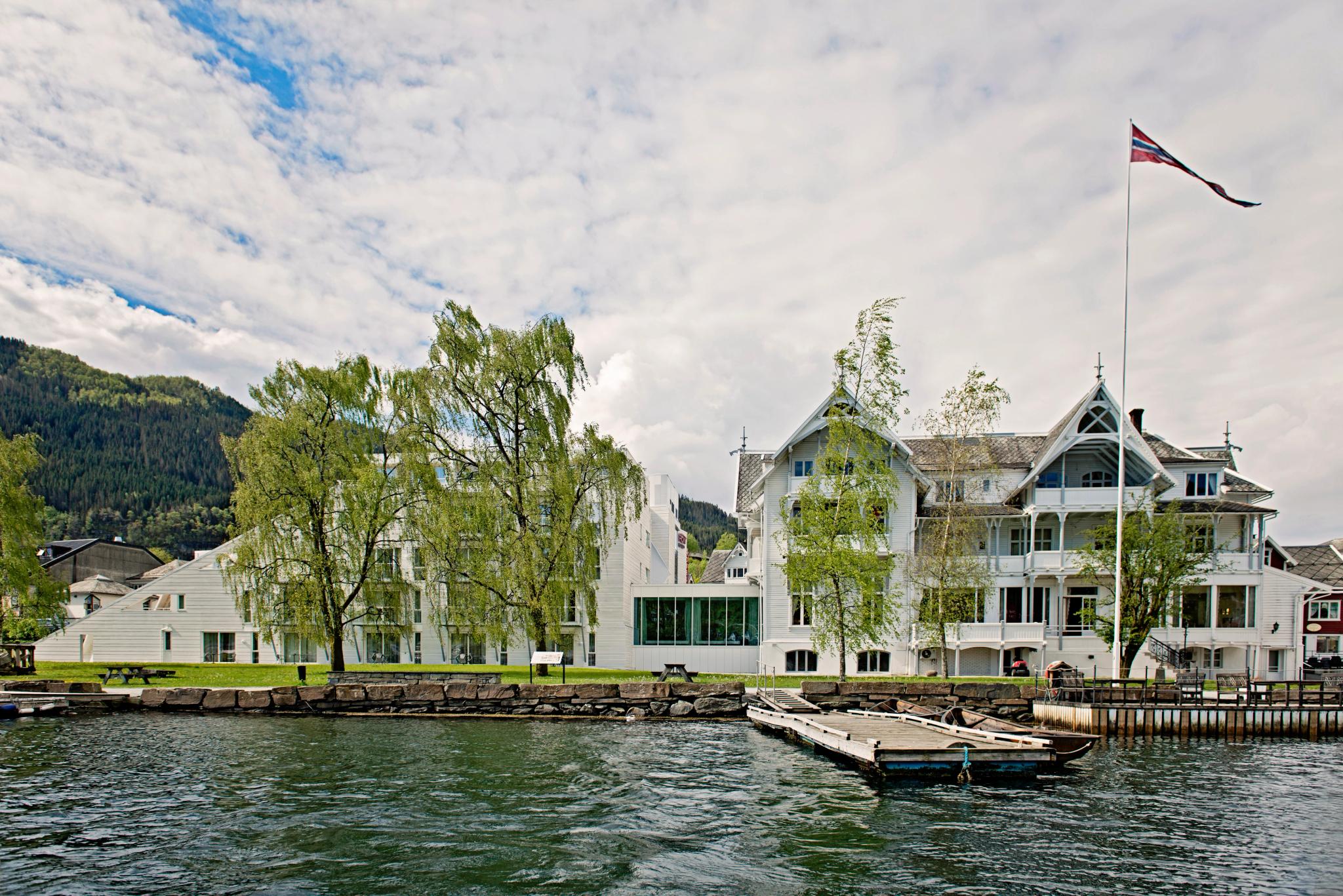 Thon Hotel Sandven – an iconic hotel by the fjord in Hardanger.