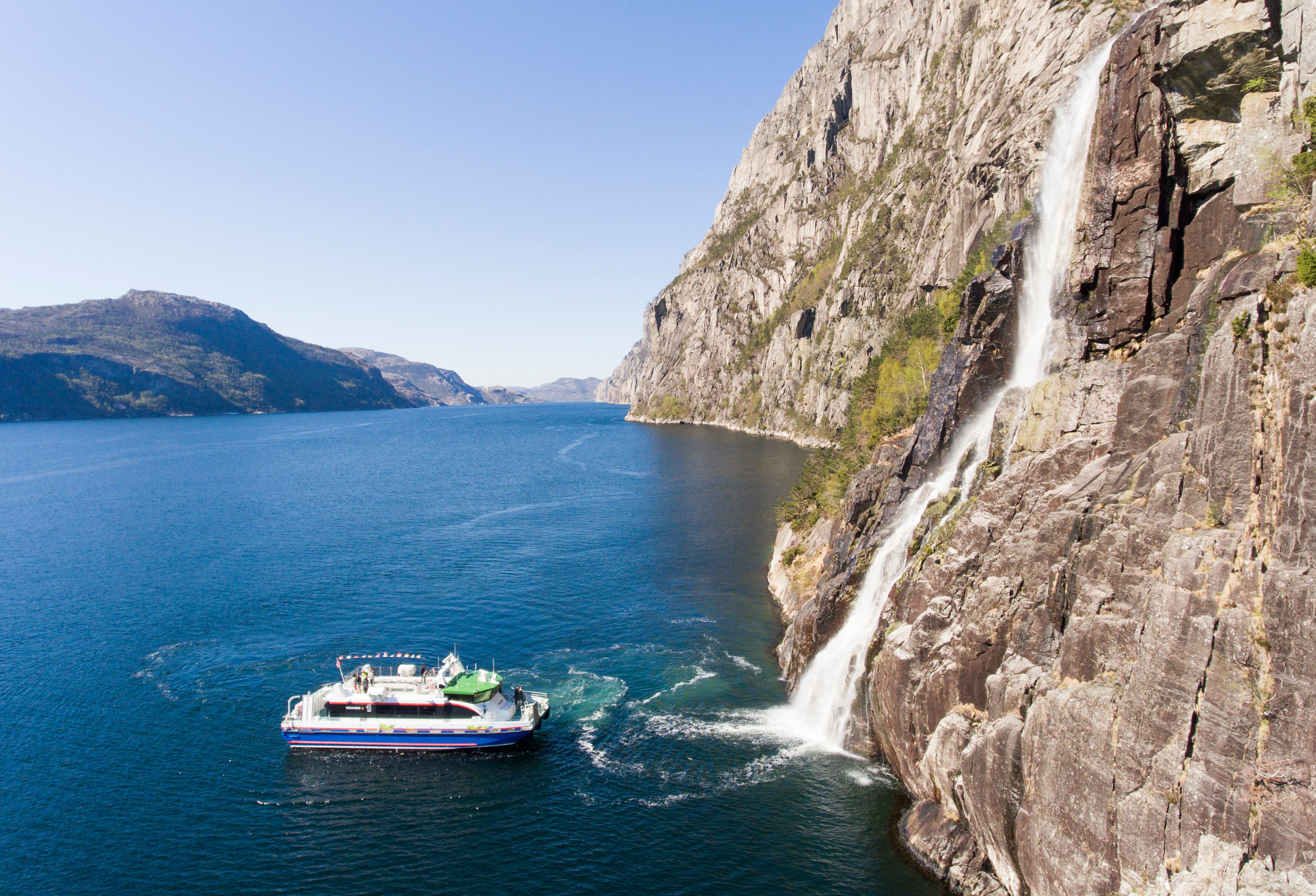 Fjordcruise med Rødne på Lysefjorden