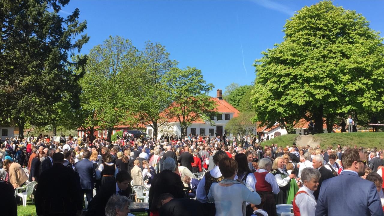 Folkemengde på Fredriksvern Verft