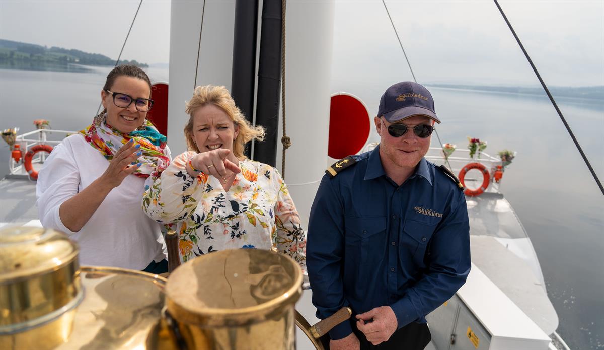 Sommertur med Skibladner, sammen med styrmannen