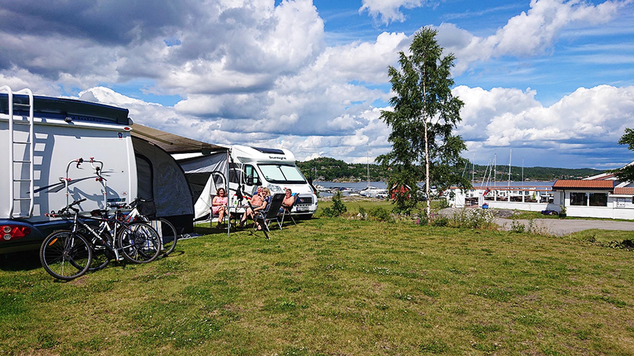 there is also the motorhome parking at restaurant Sjøterrassen 