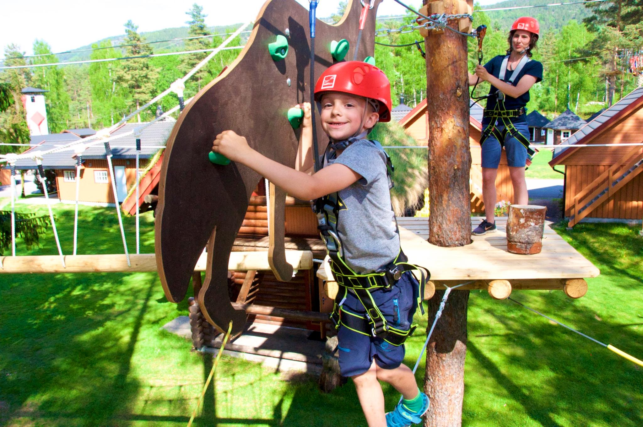 Klatreparken hos TrollAktiv Evje
