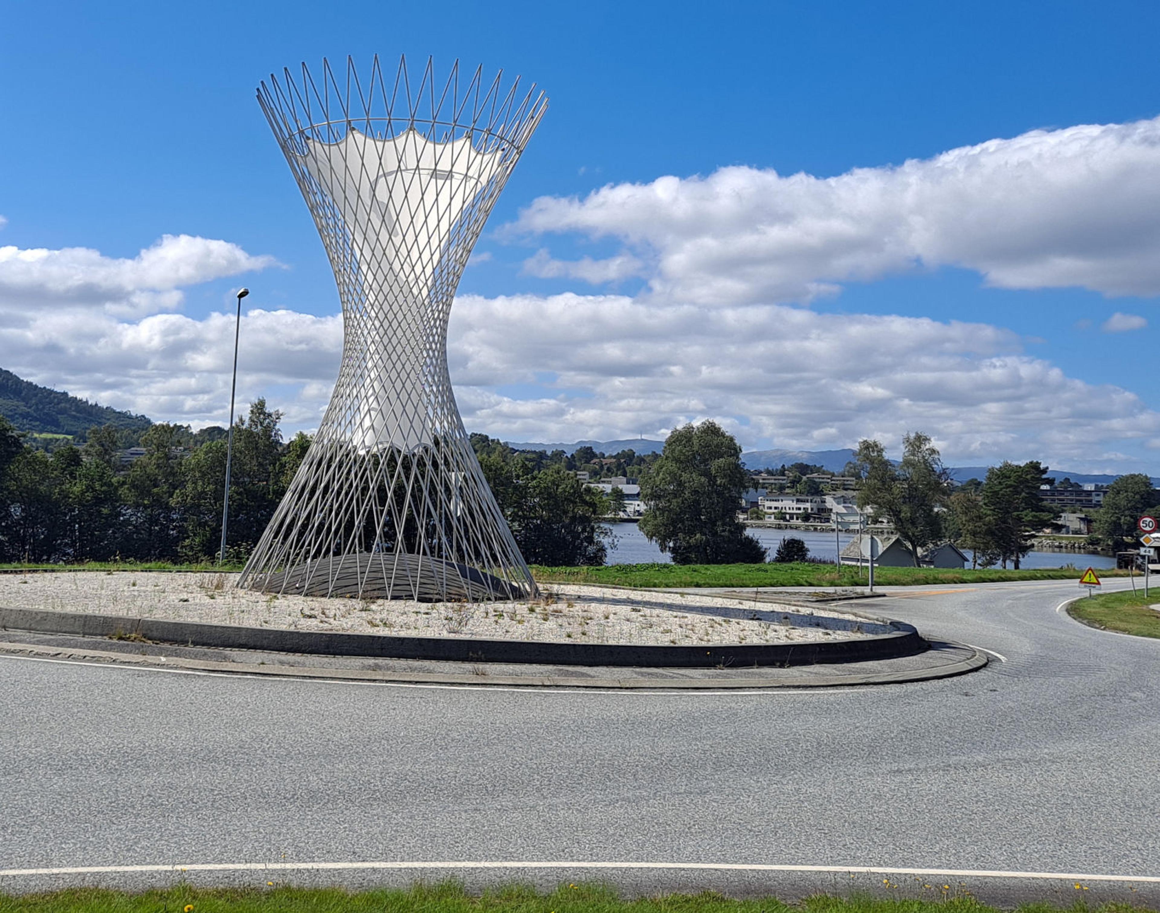 Lysskulpturen Samspel på Husnes