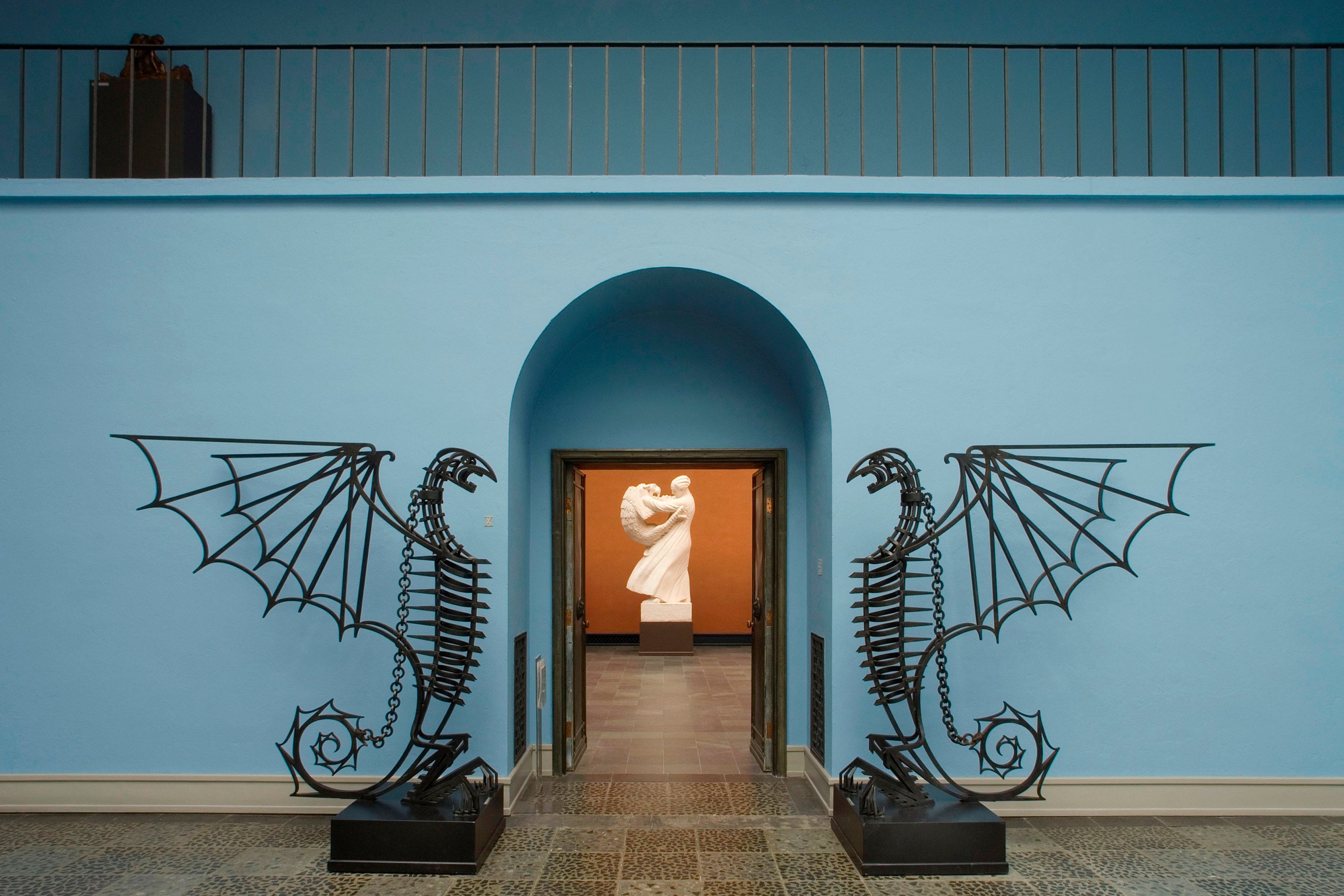 Jernstatuer på museet