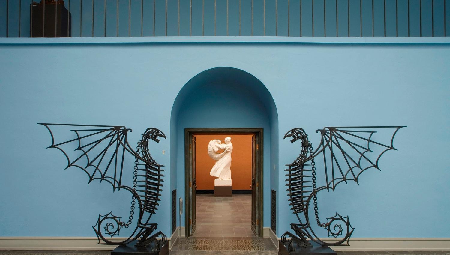 Jernstatuer på museet
