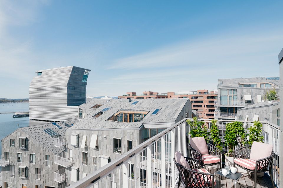 Terrace with a view of the fjord and MUNCH