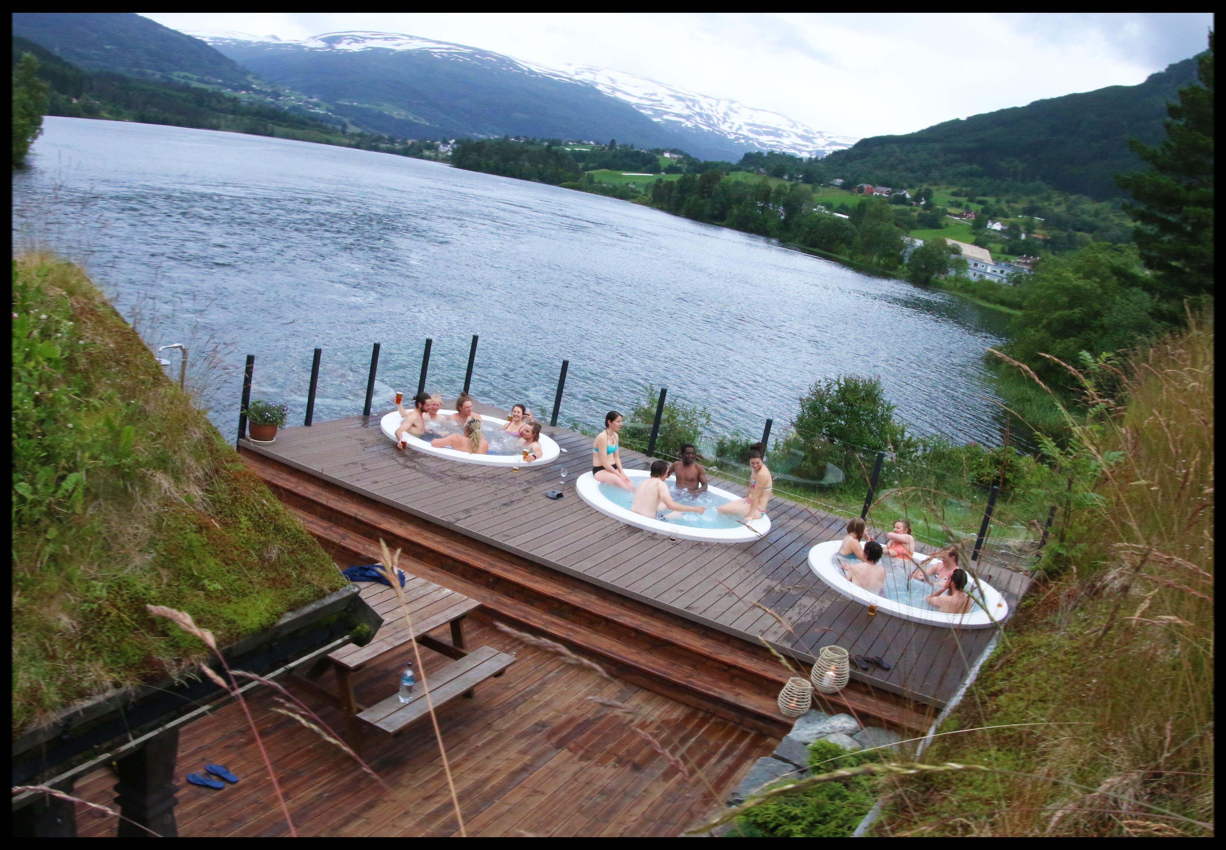 Utandørs boblebad og badstove - Voss Active Friluftsspa