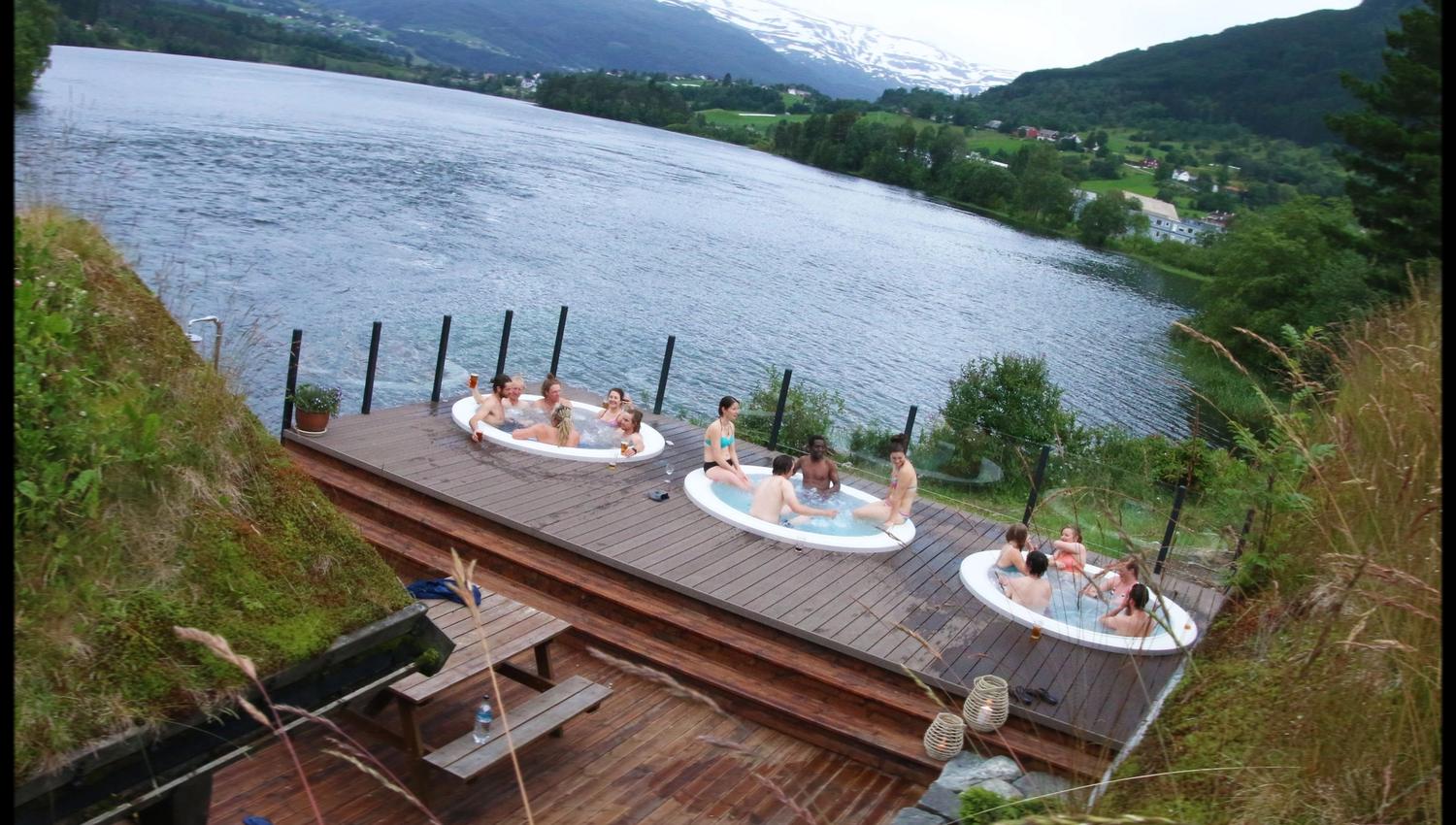 Utandørs boblebad og badstove - Voss Active Friluftsspa