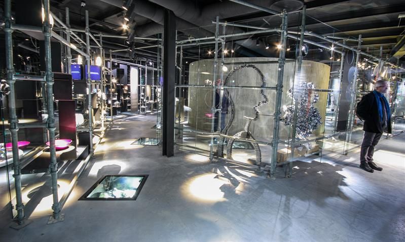 Inne på Aluminiummuseet i Holmestrand