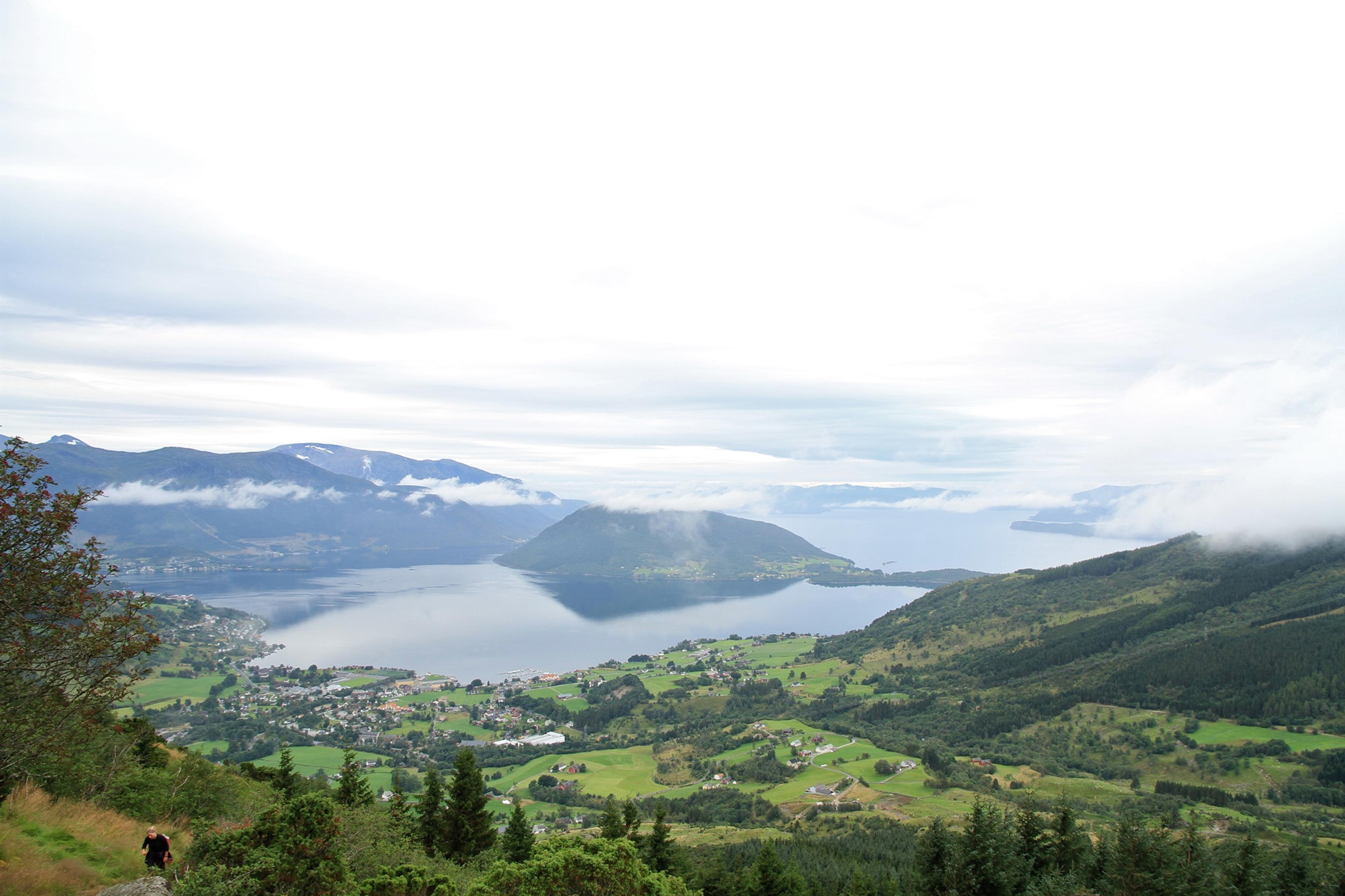 Hardangerfjord Express Boat - Rødne
