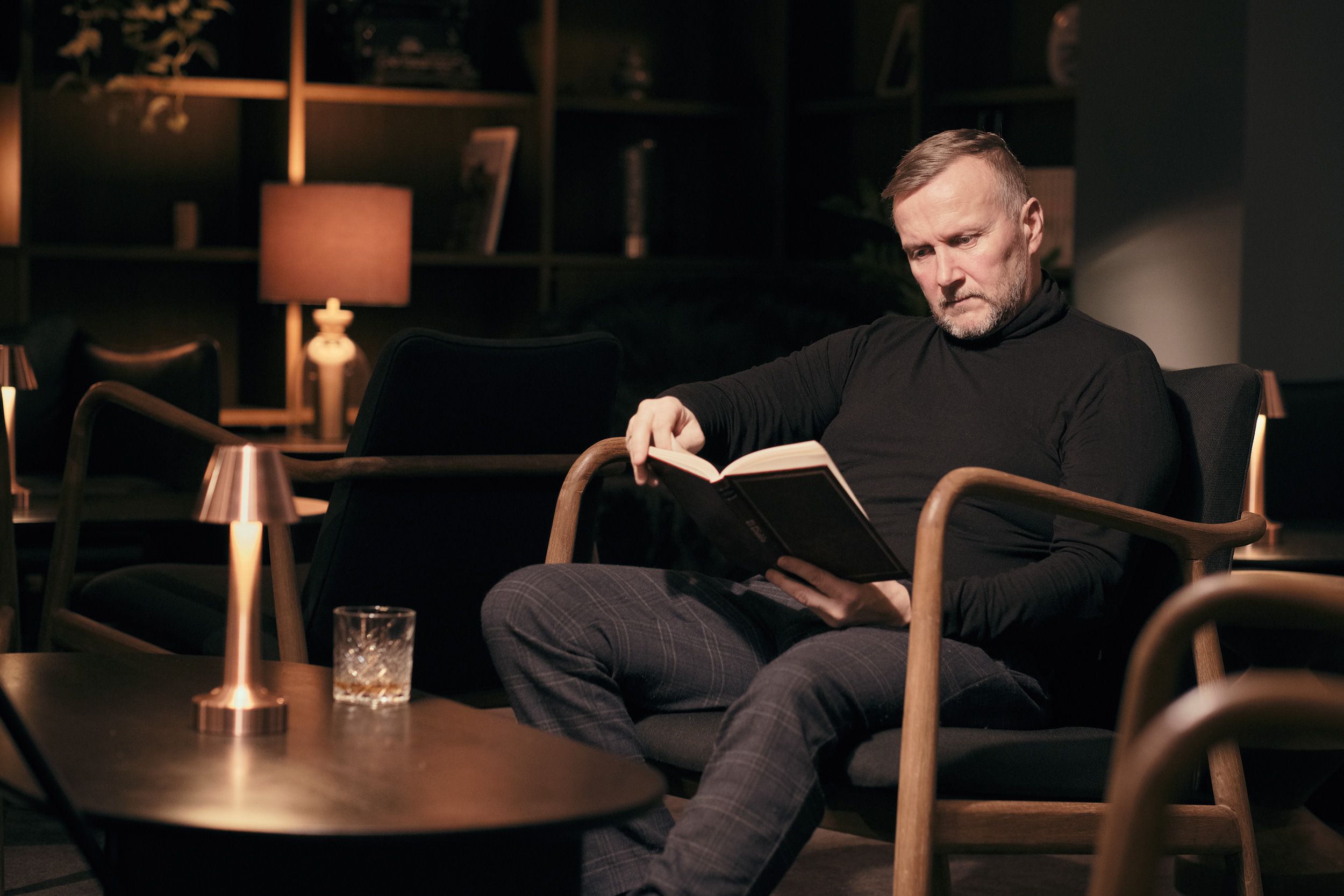 Rolig lesestund-Biblioteket- Bergstadens Hotel