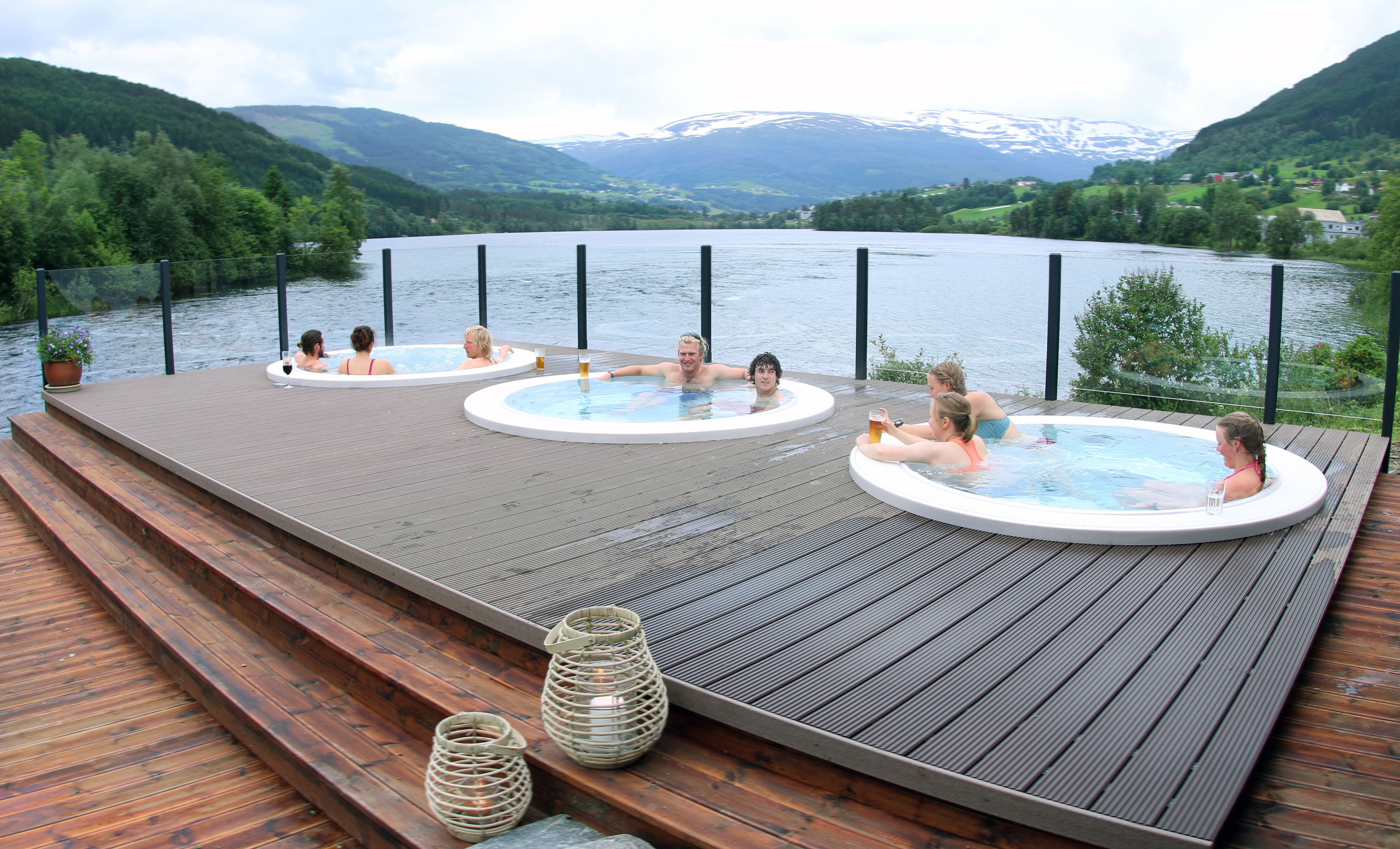 Utandørs boblebad og badstove - Voss Active Friluftsspa
