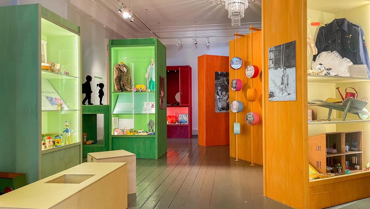 Lek for livet - del av utstillingen i Kvinnemuseet