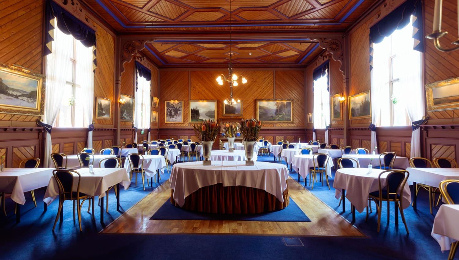 restaurant at Dalen Hotel