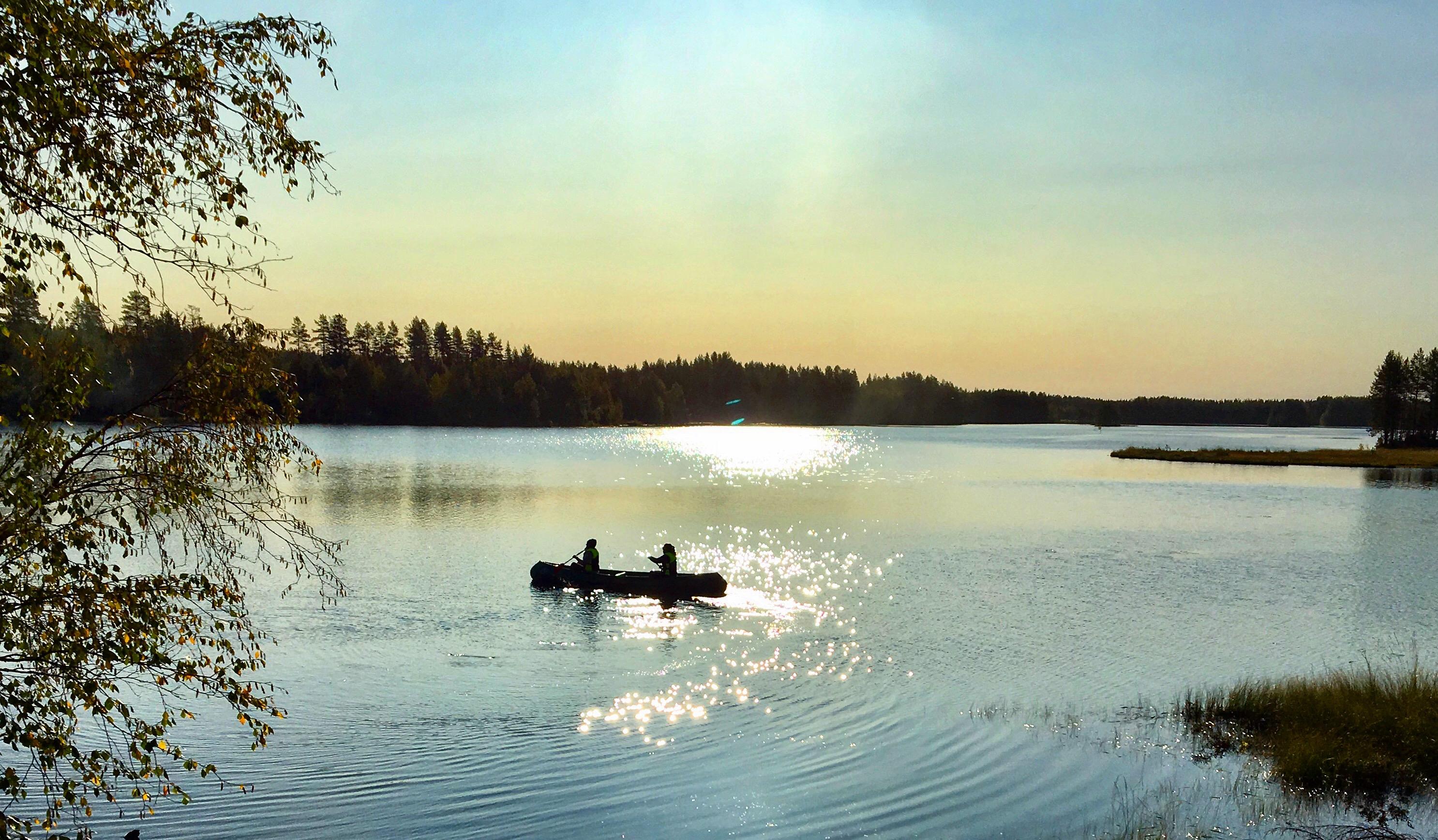 Padling på Kynna i solnedgang