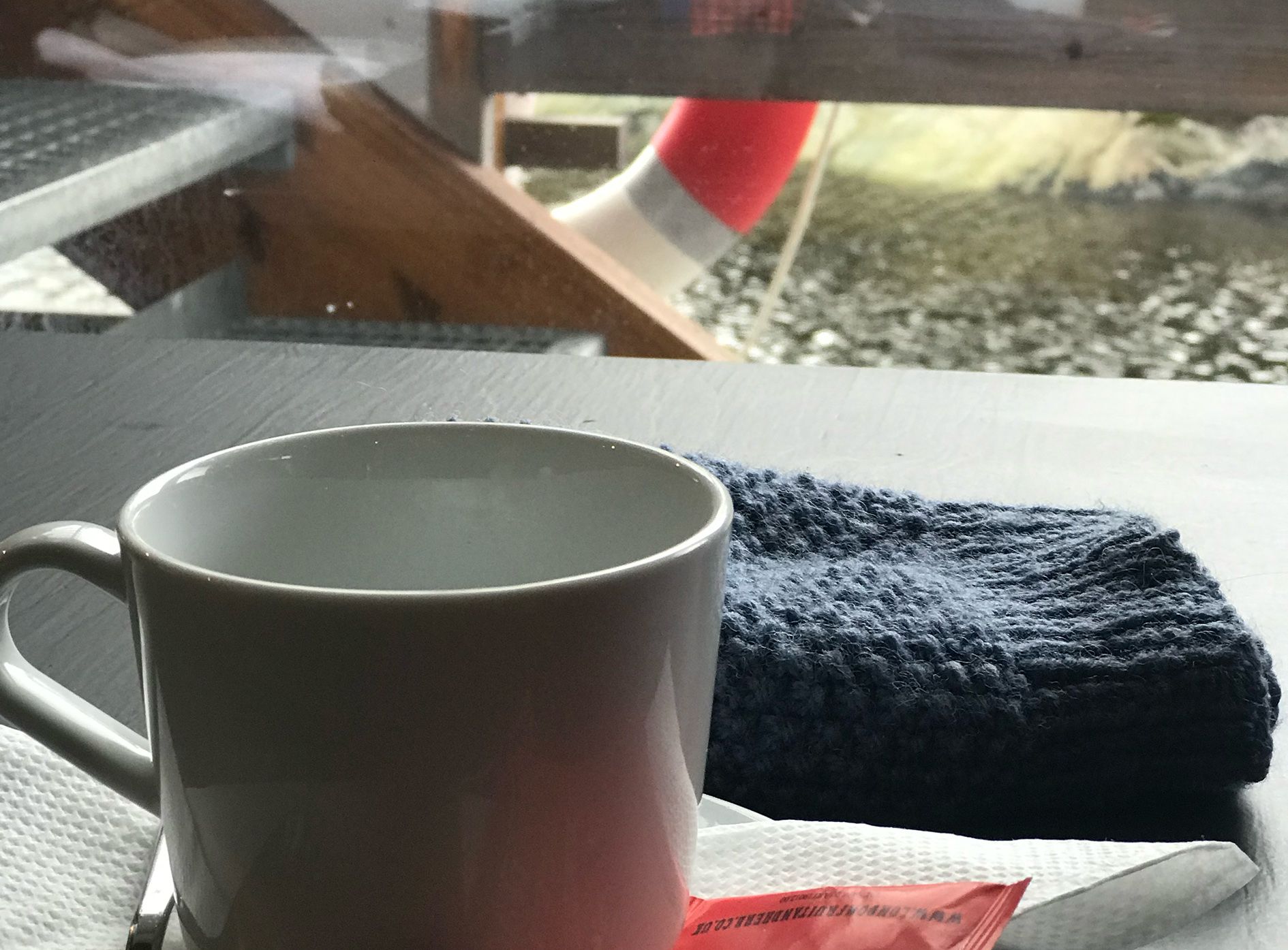 Nyt noko varmt å drikke - og nærhet til sjøen på PS Bryggekafé