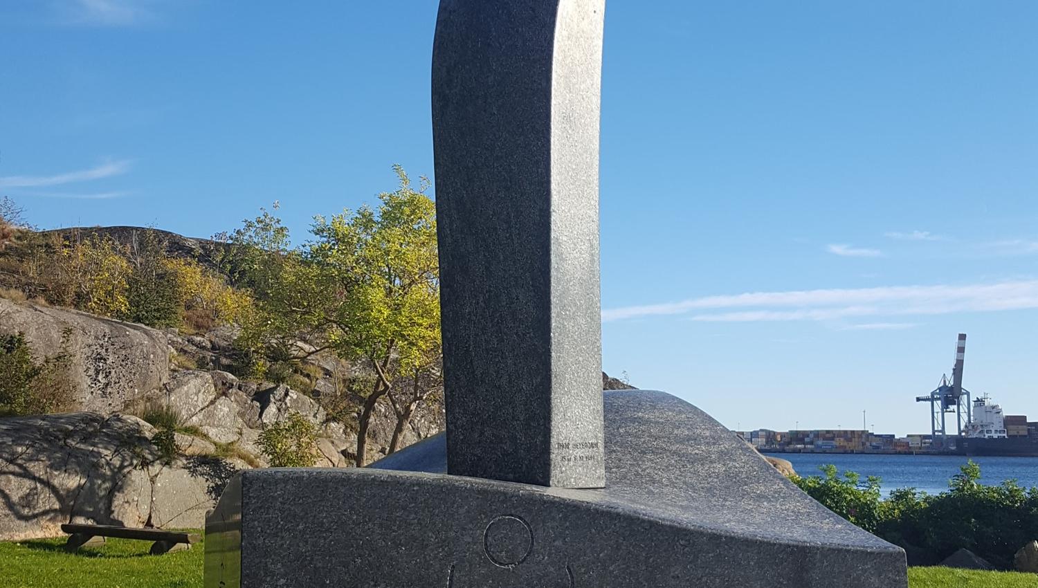 Statue of Thor Heyerdahl at Tollerodden