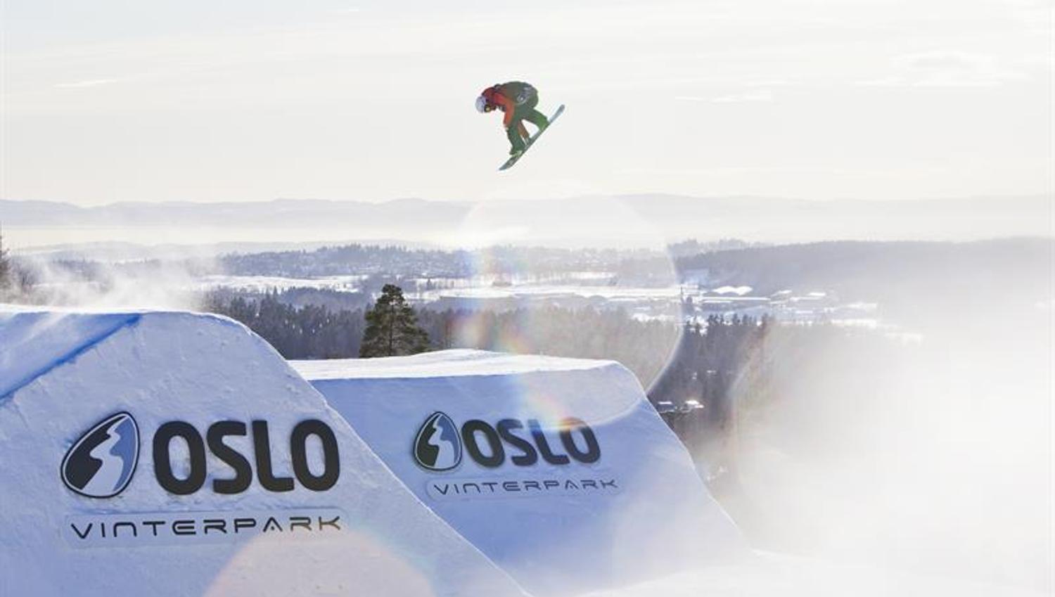 snowboarder på en halfpipe