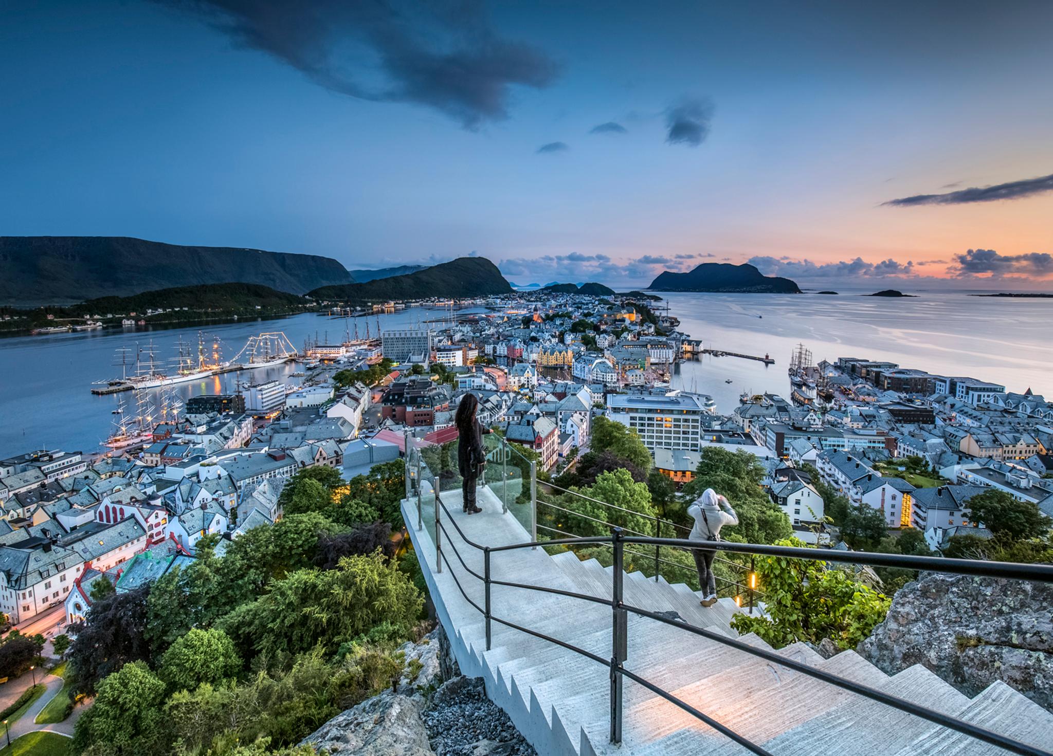 The stairs to the town mountain Aksla