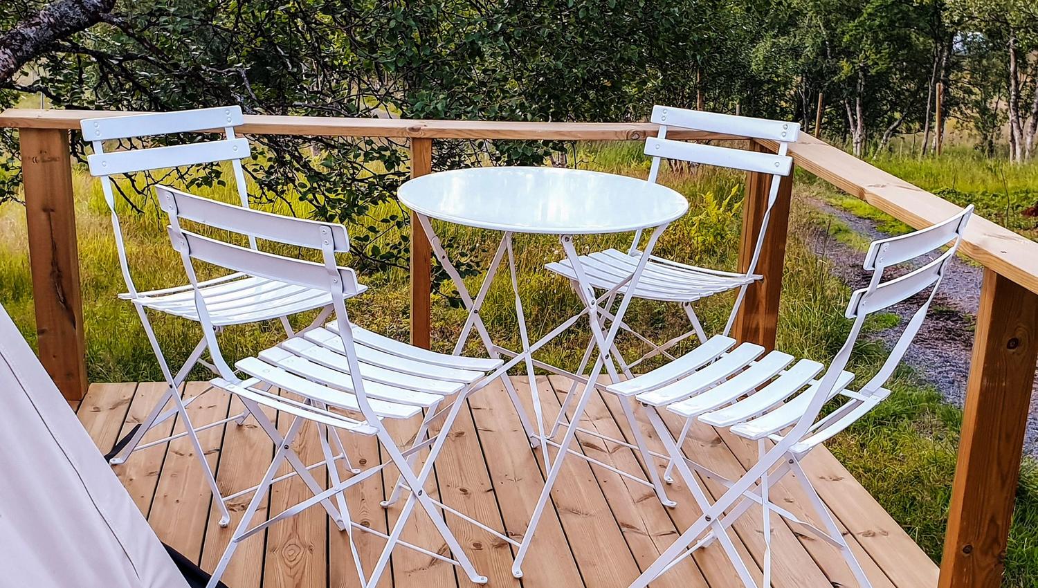 Sámi Glamping table and chairs