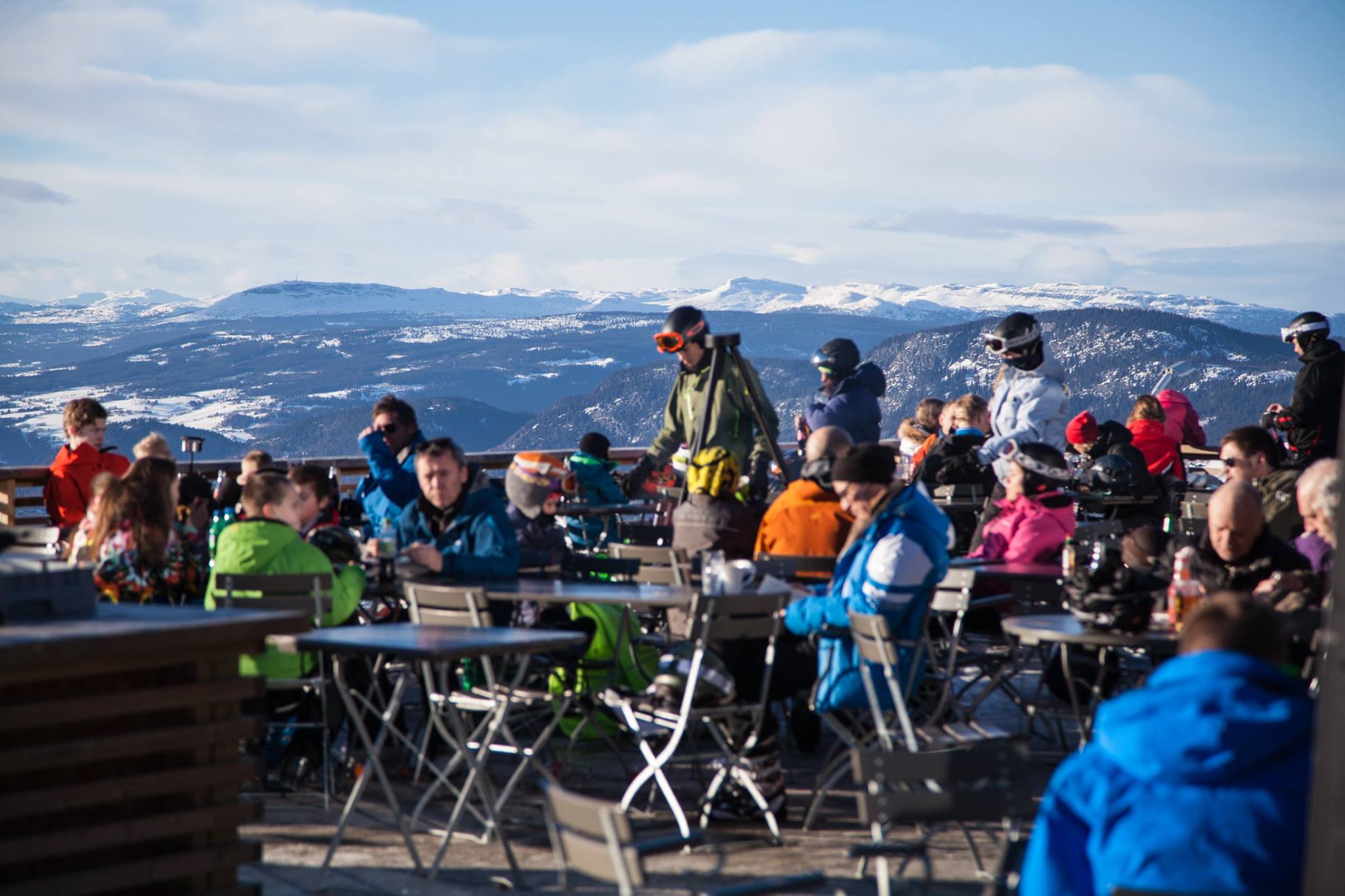 Outdoor dining in Hafjell with a great view