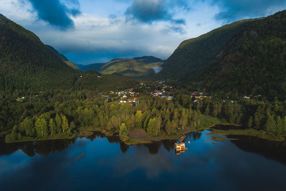 dronebilde av Dalen med Soria Moria badstue