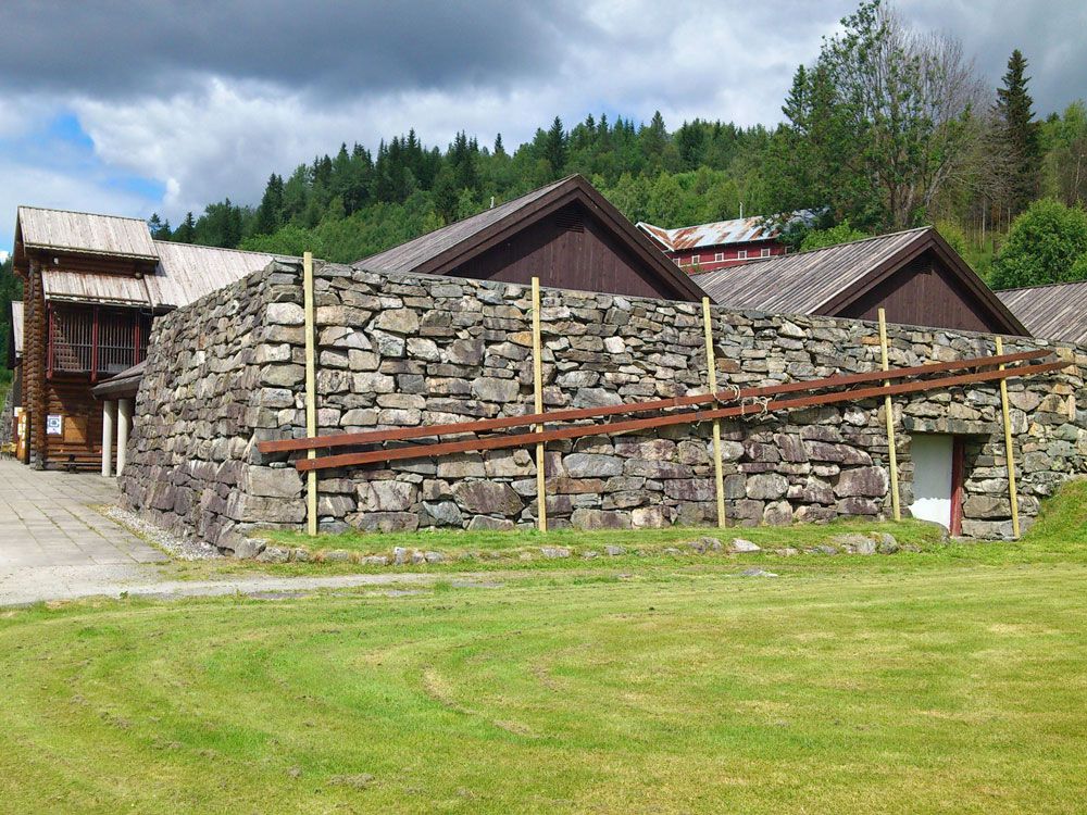 Norways longest pair of skis