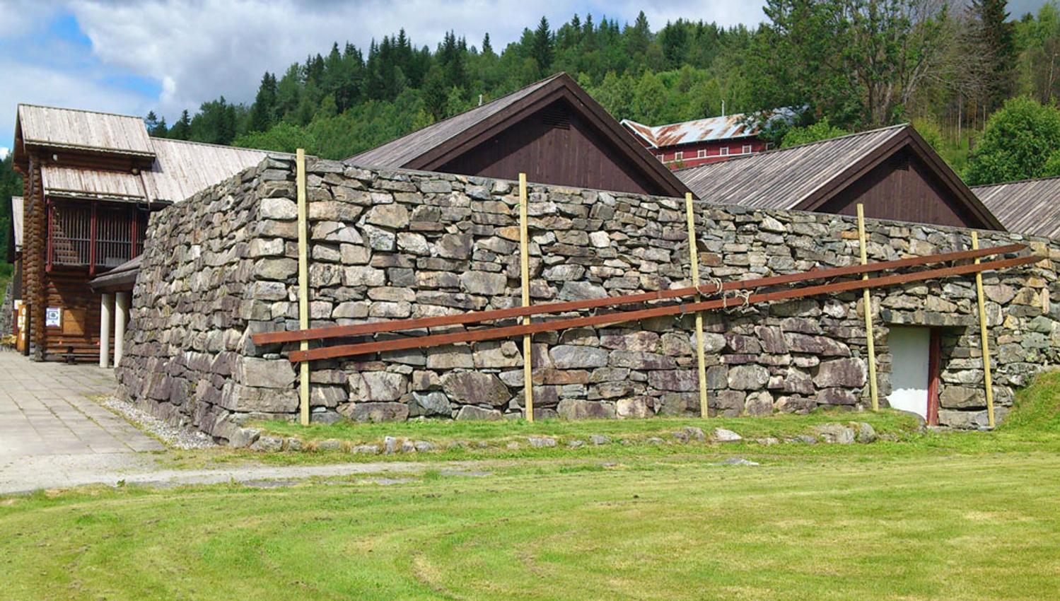 Norways longest pair of skis