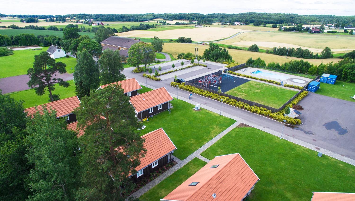 Oversiktsbilde fra lufta av Dal Gjestegård