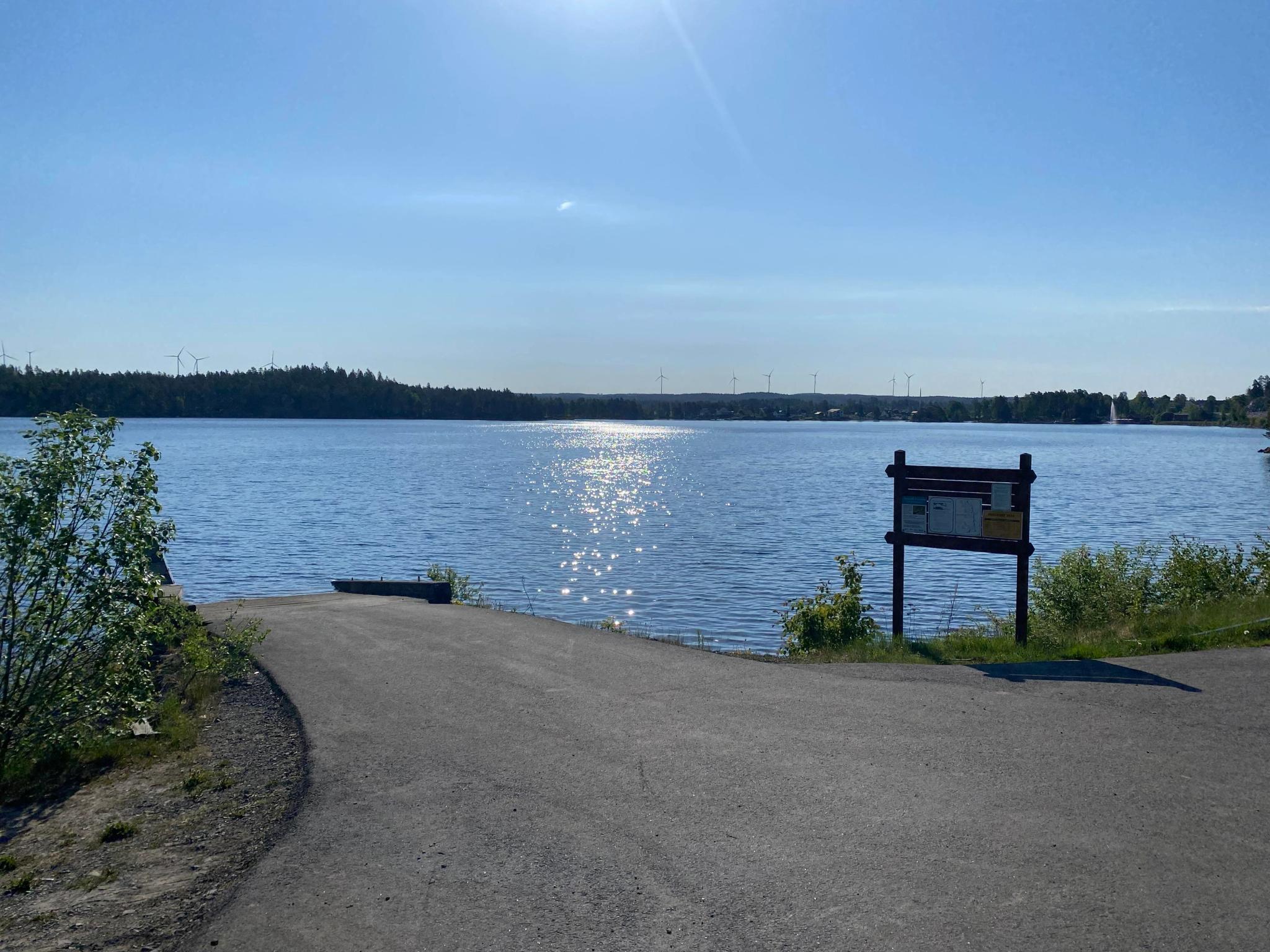 Båtutsettingsplassen i Ysterudvika, Ørje med info skilt