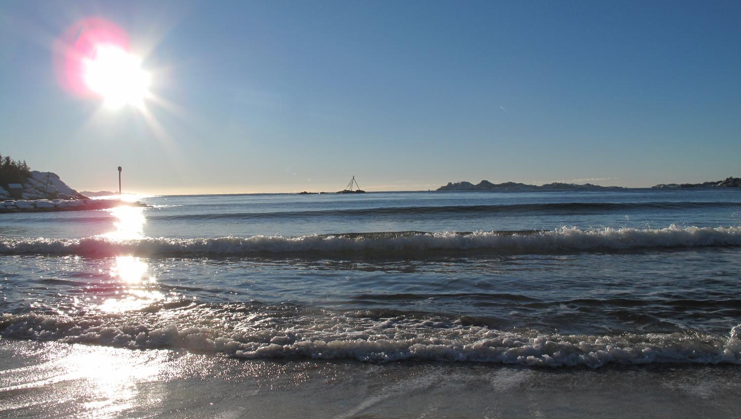 Bølgeskvulp på stranden Sjøsanden
