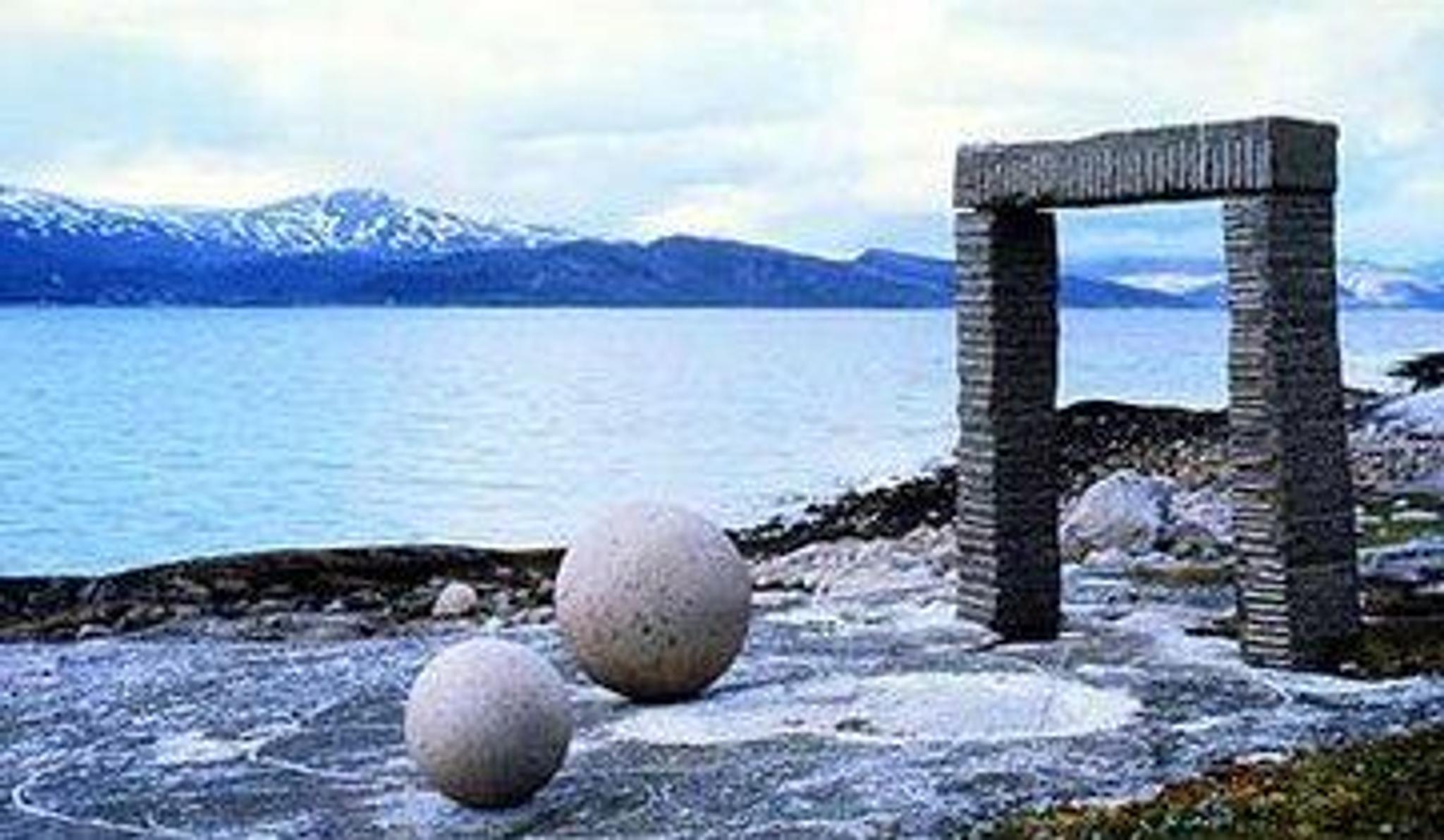 Himmel på jord, Skarstad/Efjord - Skulpturlandskap i Nordland