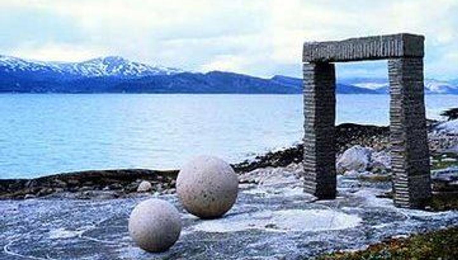 Himmel på jord, Skarstad/Efjord - Skulpturlandskap i Nordland
