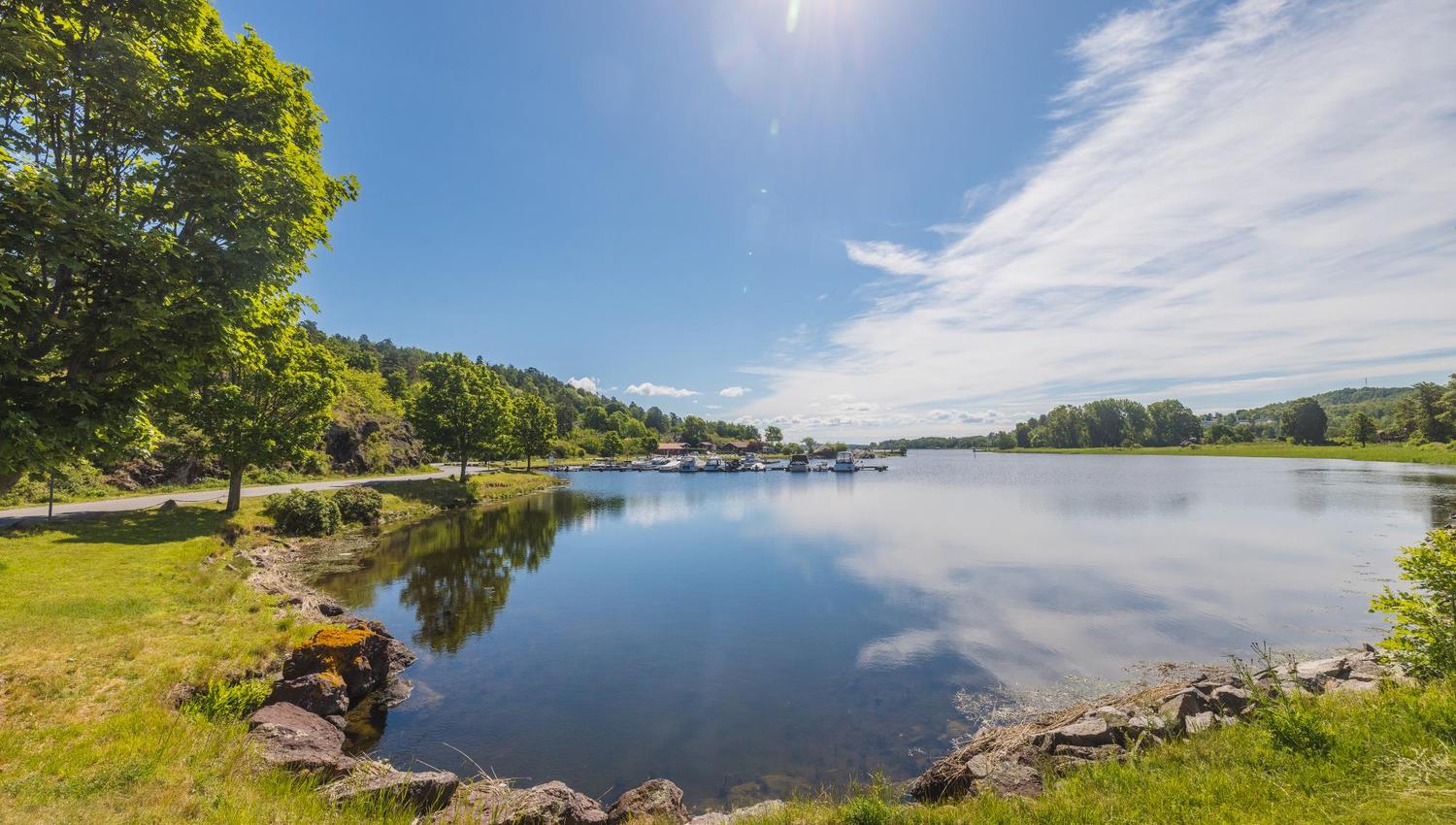 Flotte plasser ved vannet