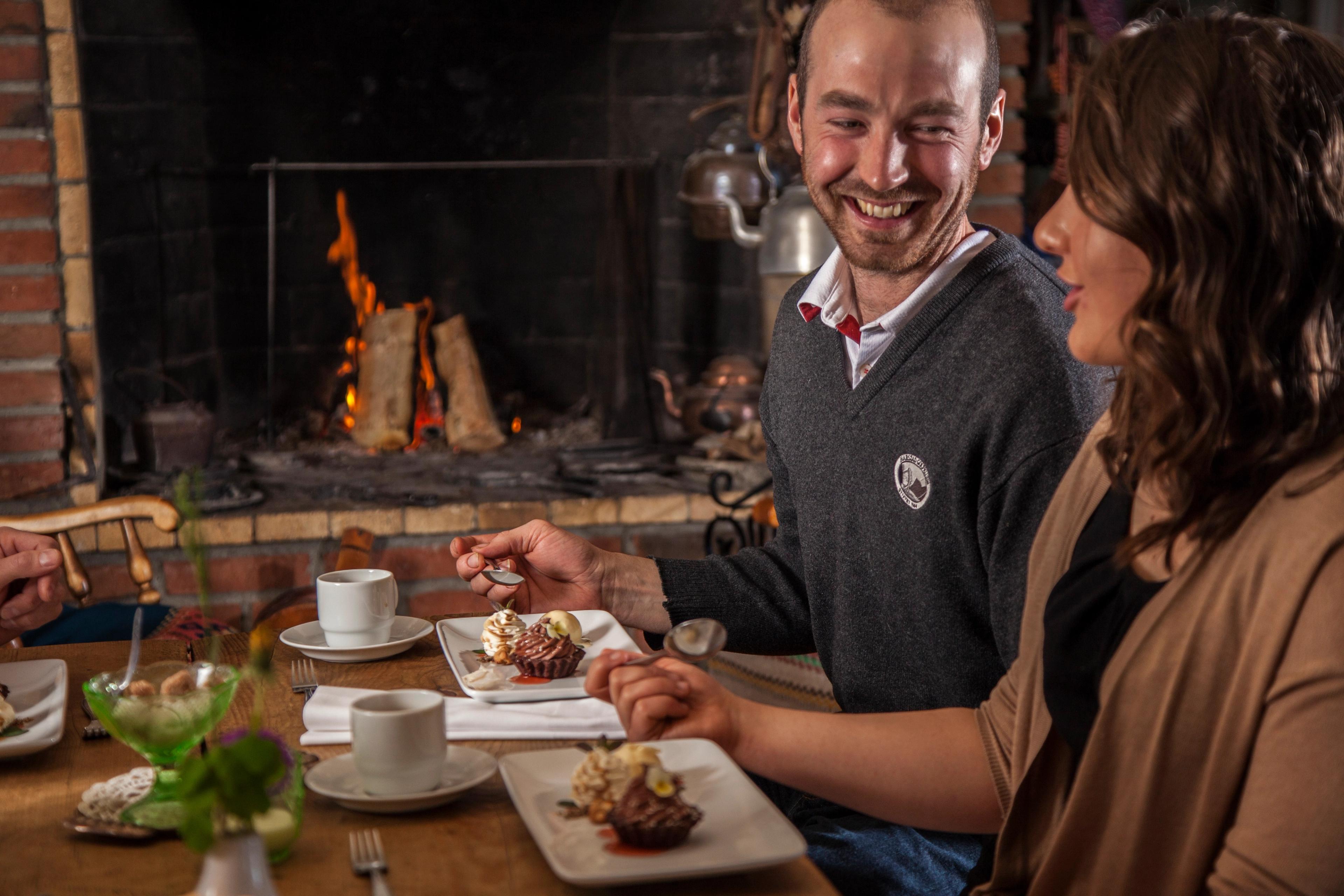 Røkenes Gård og Gjestehus