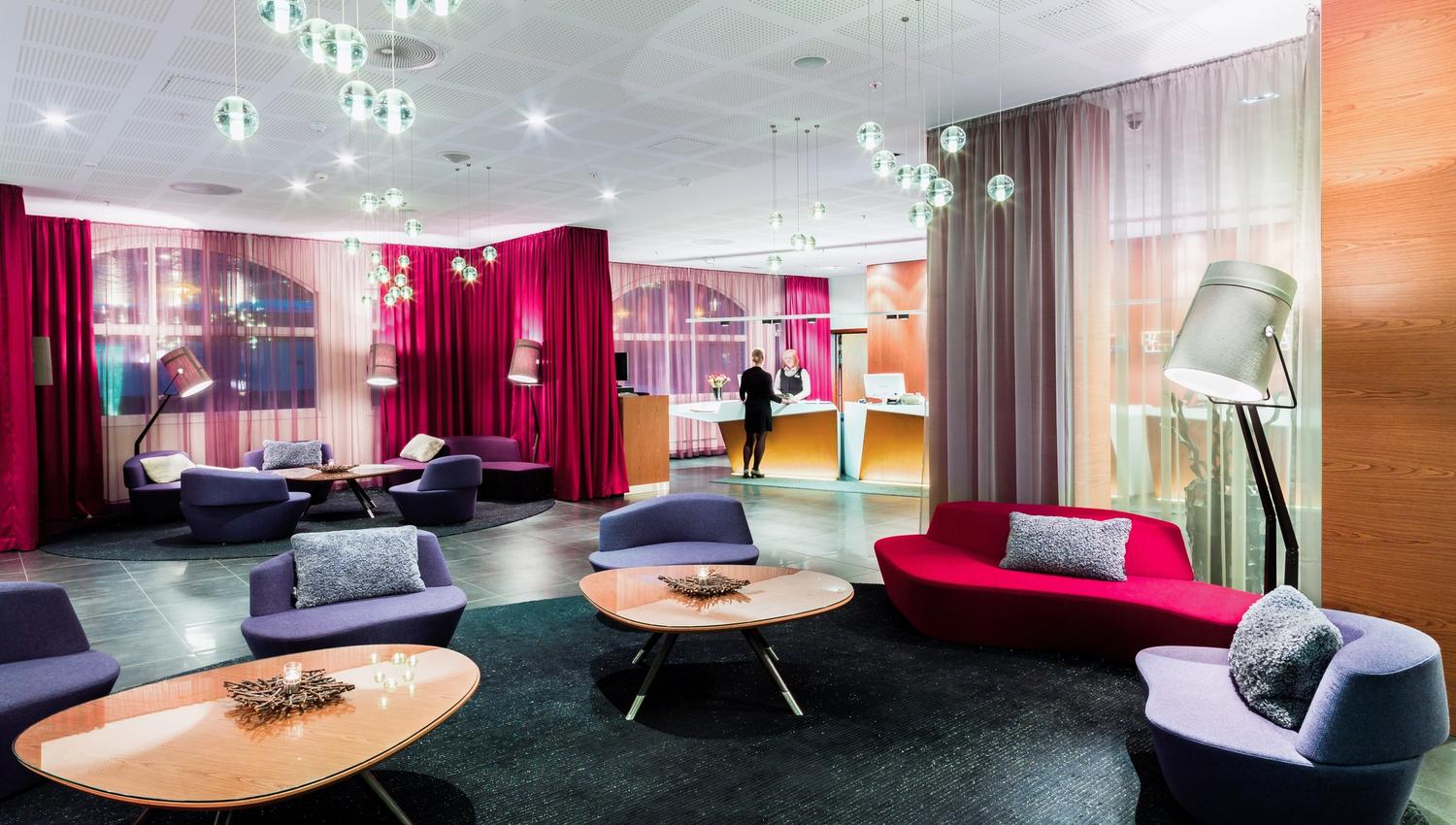Radisson Blu Royal Hotel - Reception