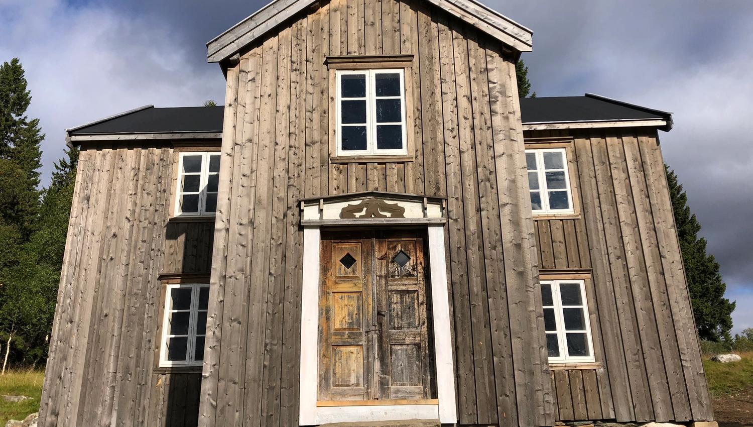 Gammelstua på Gjefsjøen fjellgård. Foto: Linn Marita Larsson