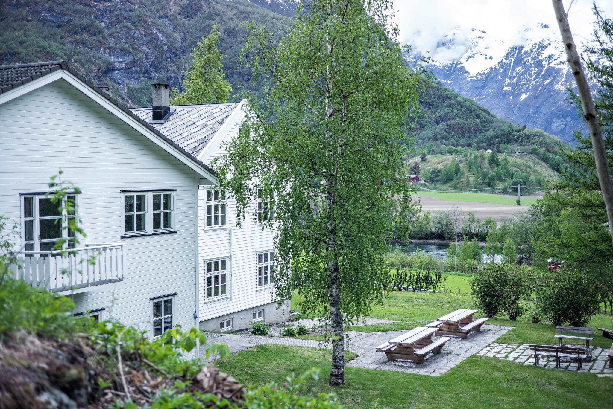 Romsdalseggen & El-bike to Trollstigen with Hotel Aak