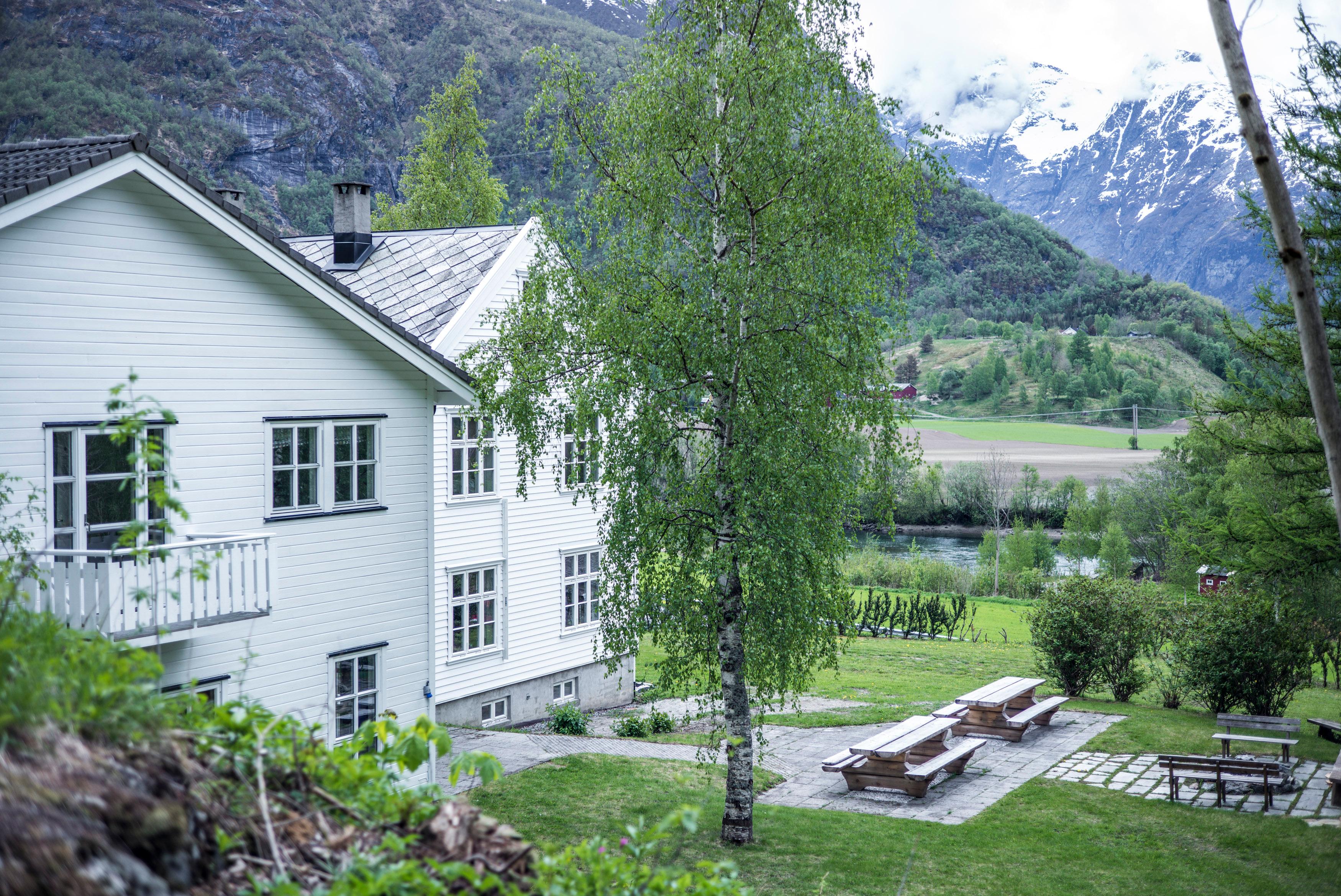 Romsdalseggen & El-bike to Trollstigen with Hotel Aak