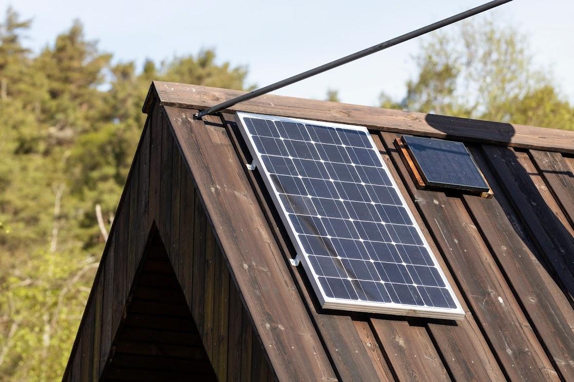 Solcellepanel installert på taket