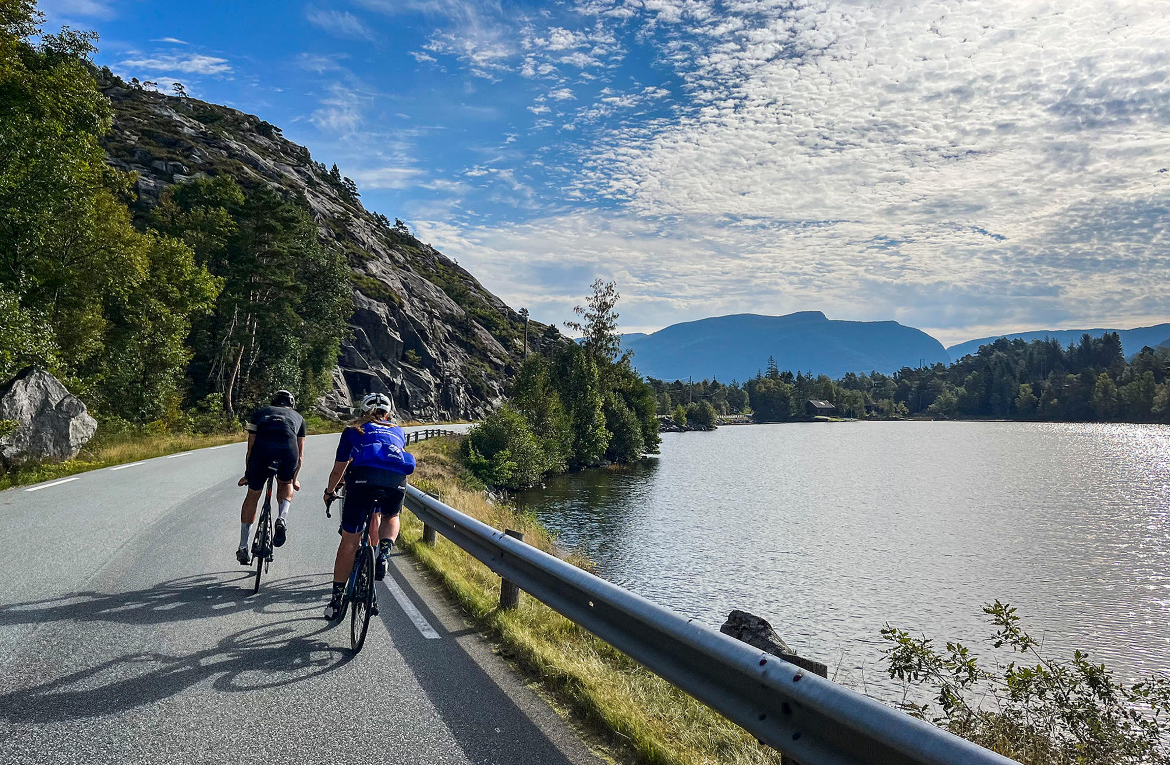 Tre syklister på tur