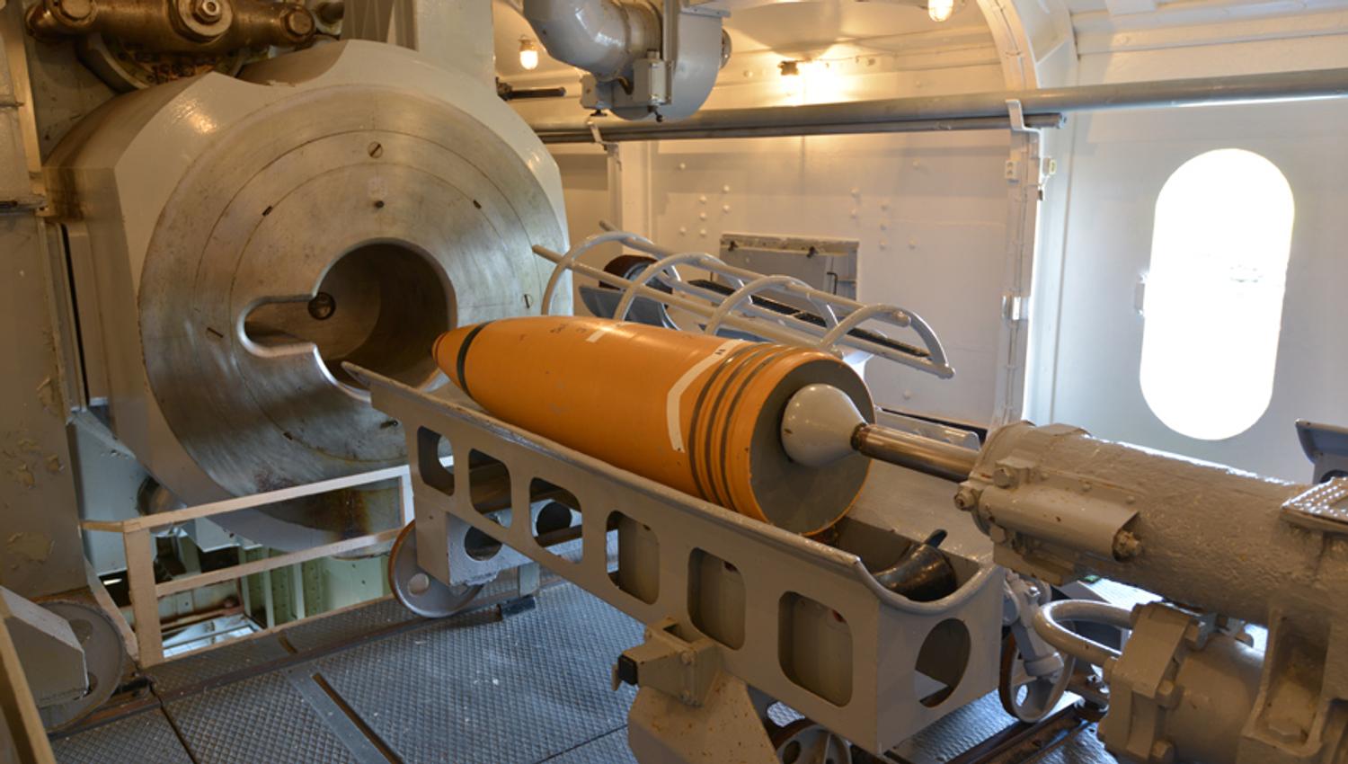 The Adolf Gun, guided tour sightseeing