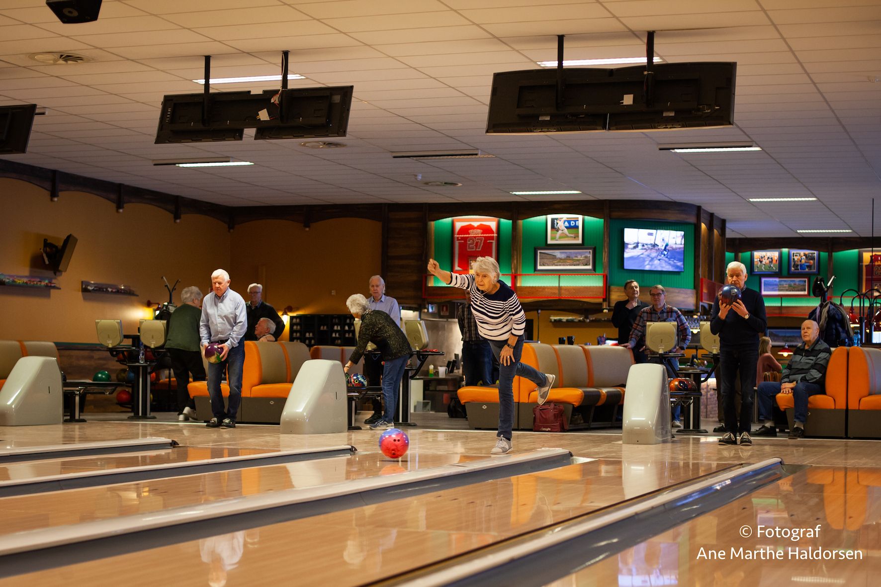 Folk som bowler