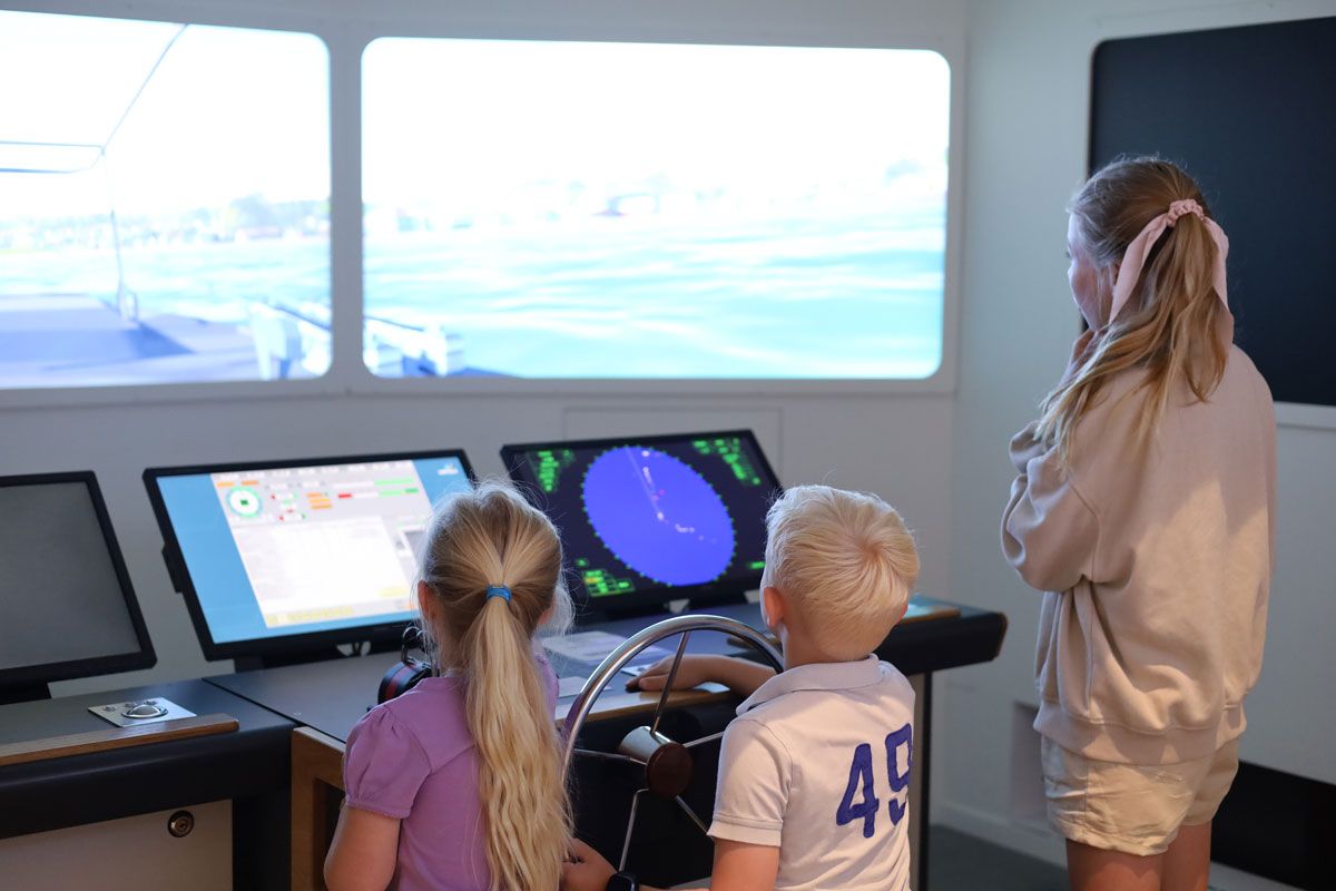 barn leker på DuVerden sjøfartsmuseum + vitensenter i Porsgrunn