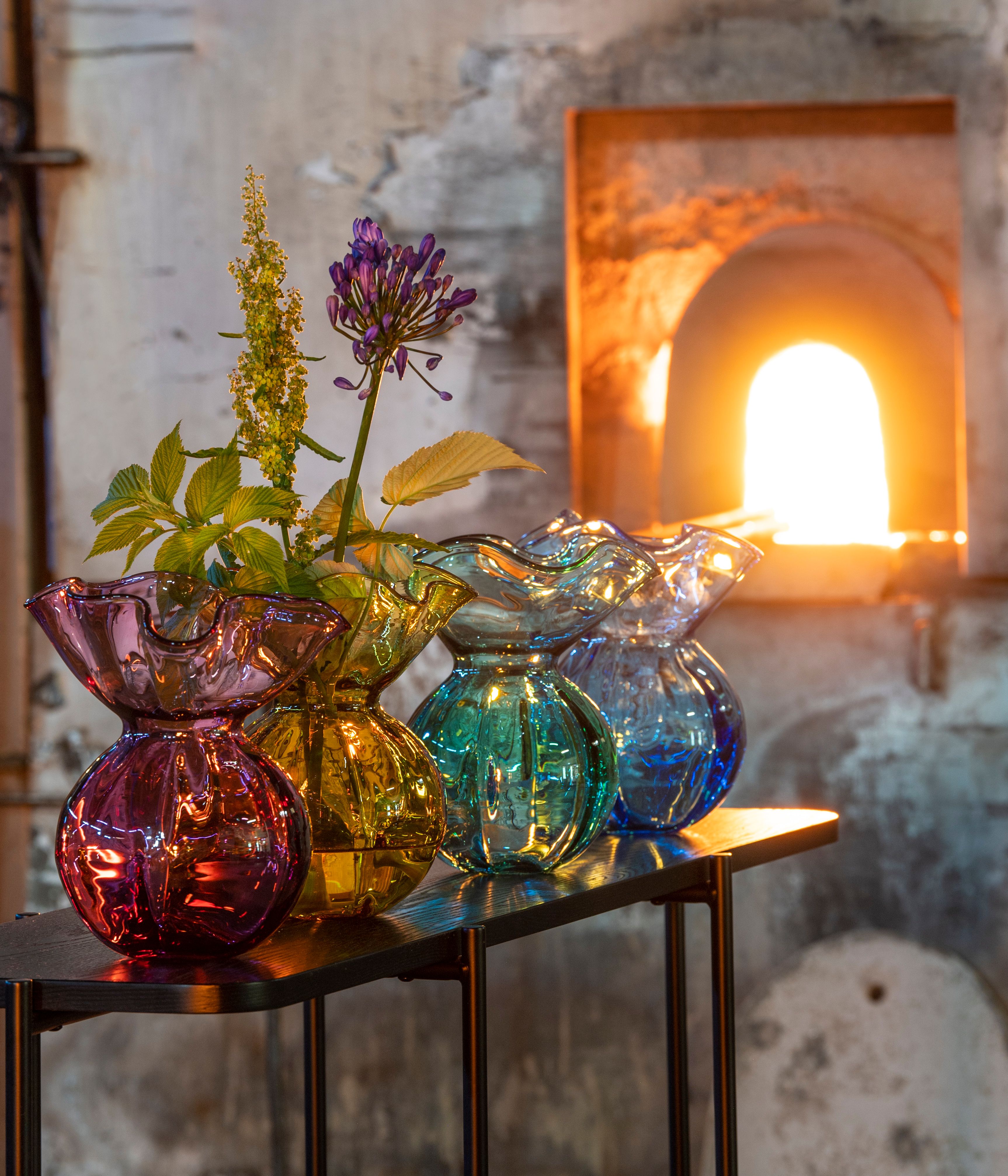 Magnor Glassverk foran glassovnen