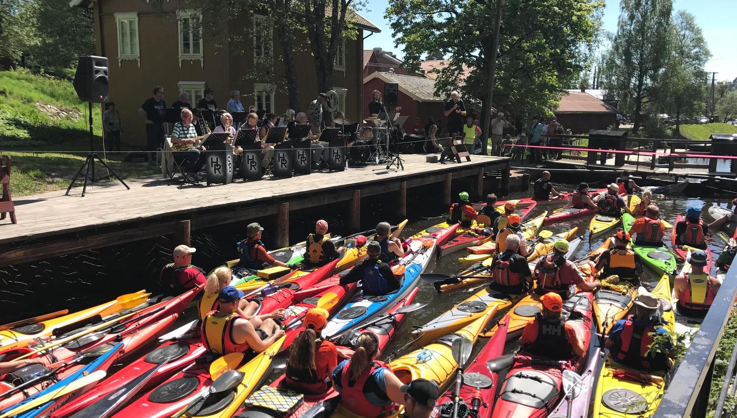 Kayakker i Ørje sluser